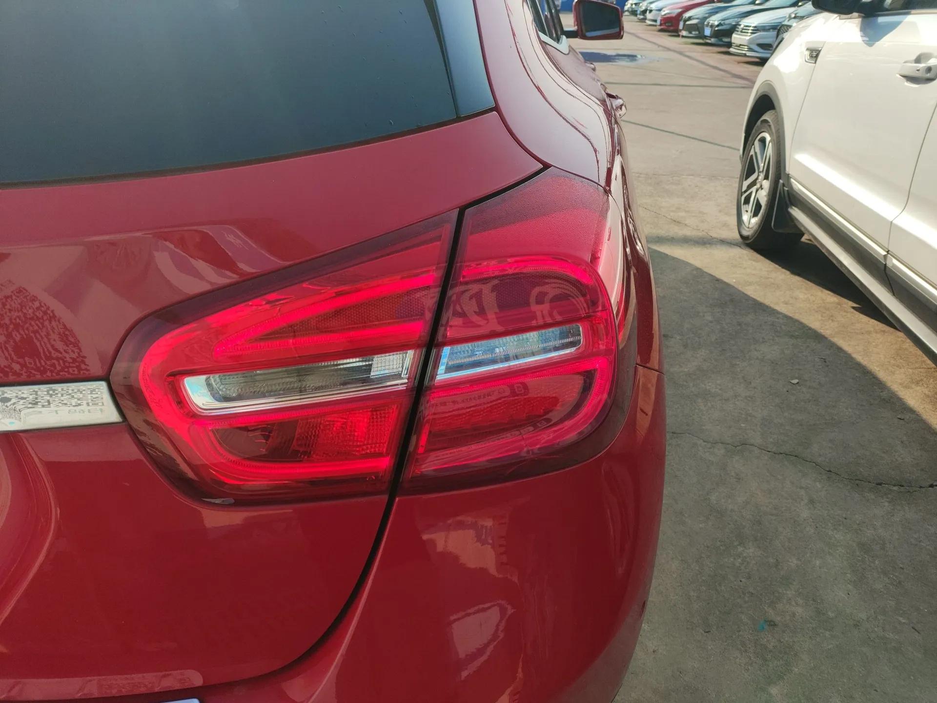 Mercedes-Benz GLA 2015 GLA 200 Fashion Model — миниатюра 8