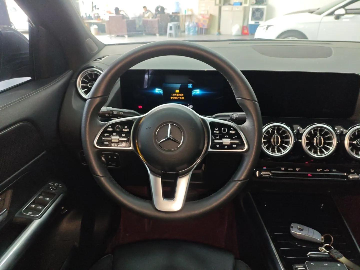 Mercedes-Benz GLA 2022 Facelifted GLA 200 — миниатюра 12
