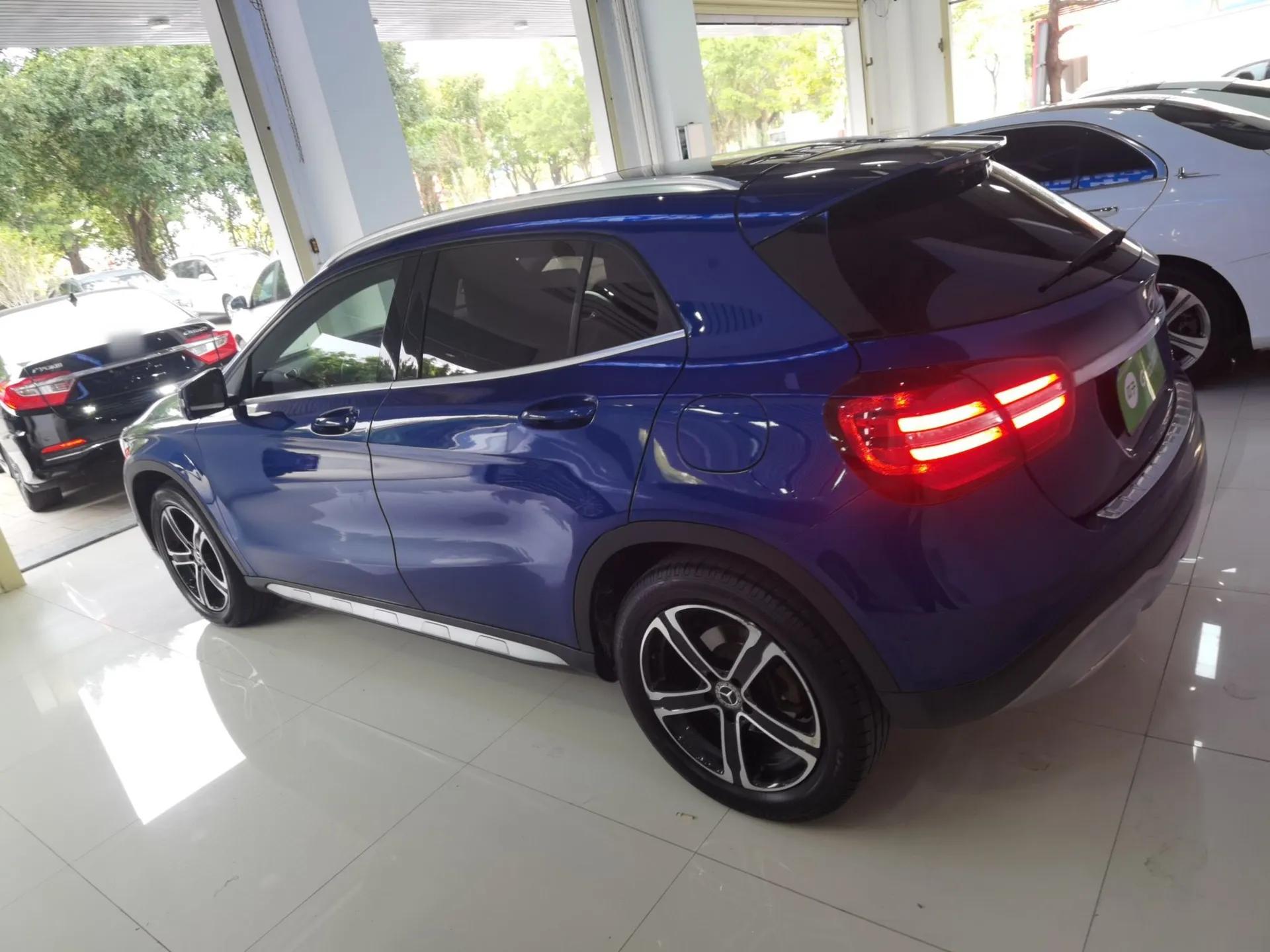 Mercedes-Benz GLA 2018 GLA 200 Fashion Model — миниатюра 3