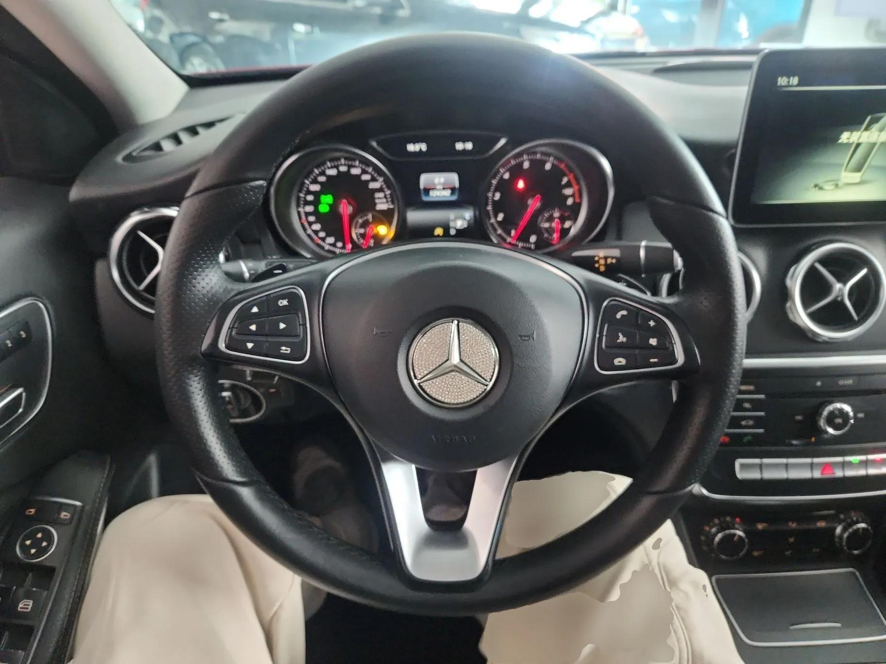 Mercedes-Benz GLA 2017 GLA 200 Sport Edition — миниатюра 12