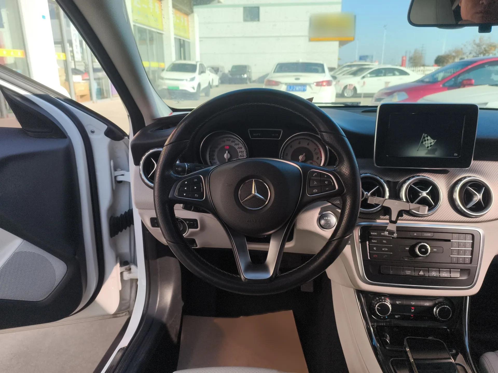 Mercedes-Benz GLA 2016 GLA 200 Sport Edition — миниатюра 12