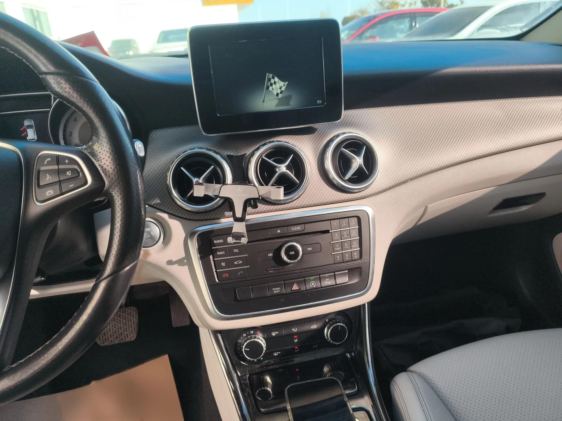 Mercedes-Benz GLA 2016 GLA 200 Sport Edition — миниатюра 14