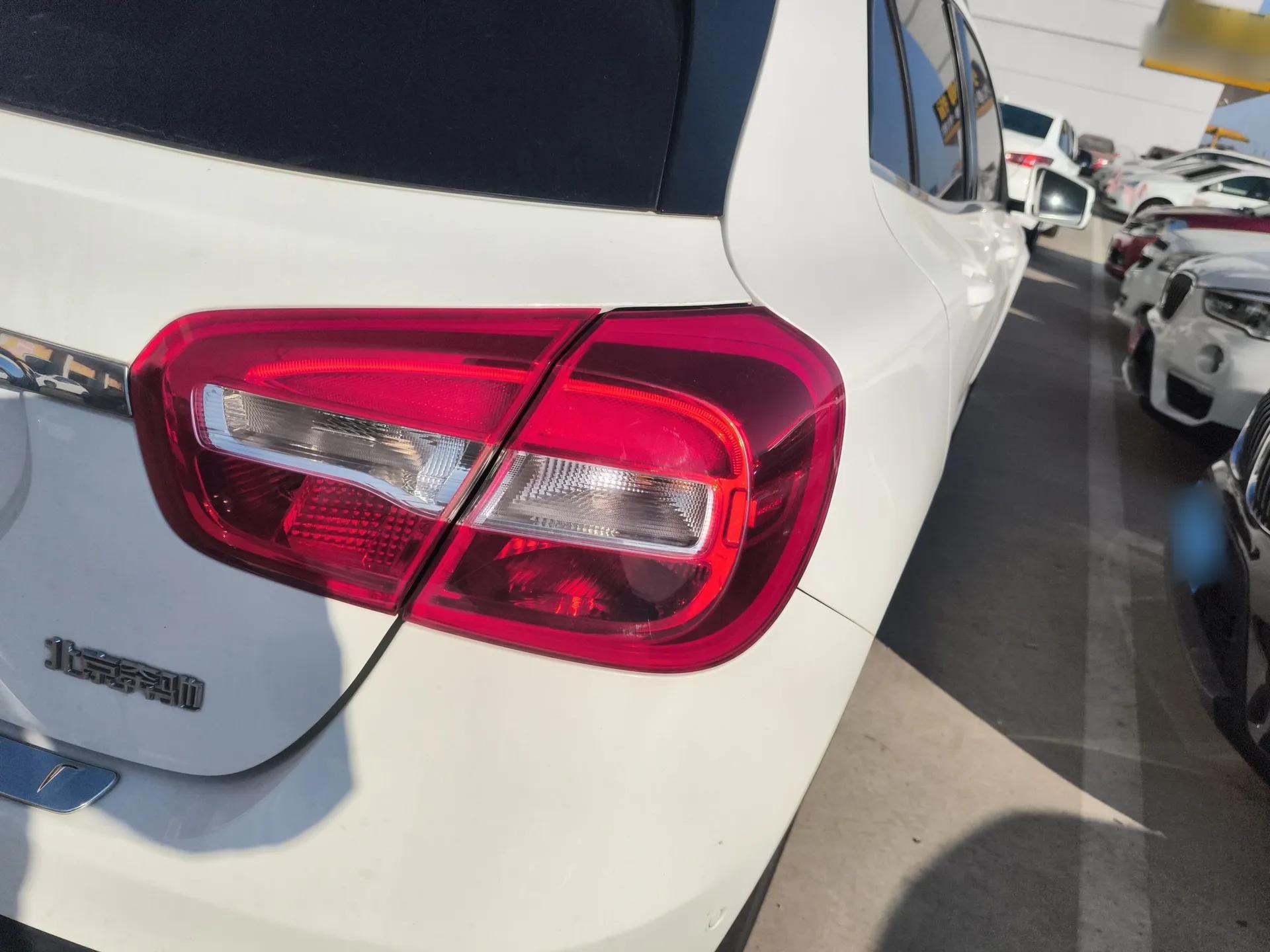Mercedes-Benz GLA 2016 GLA 200 Sport Edition — миниатюра 8