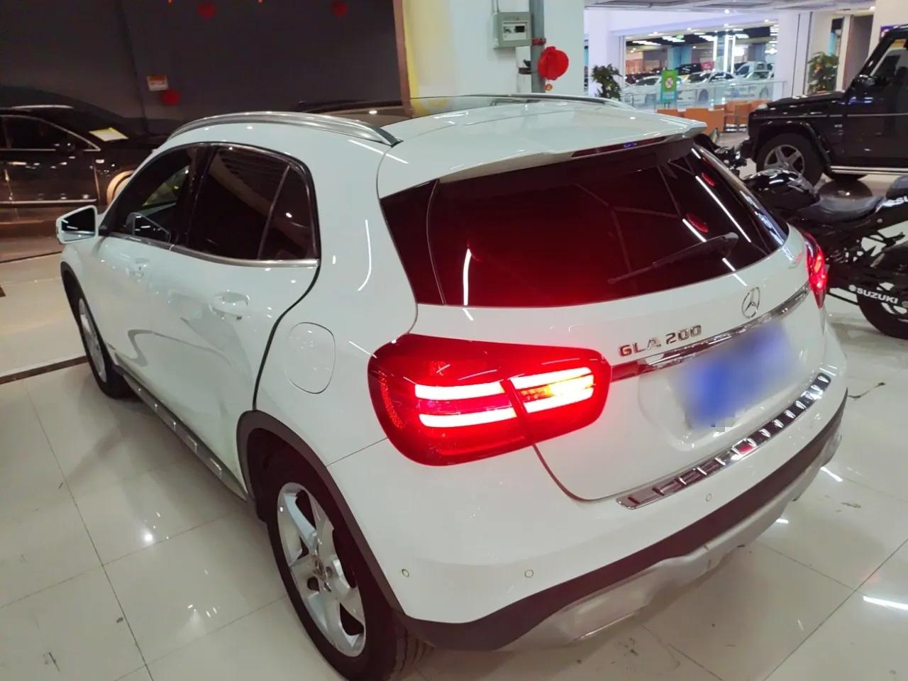 Mercedes-Benz GLA 2018 GLA 200 Sport Edition — миниатюра 4