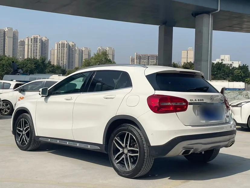 Mercedes-Benz GLA 2016 GLA 220 4MATIC Fashion Edition — миниатюра 4