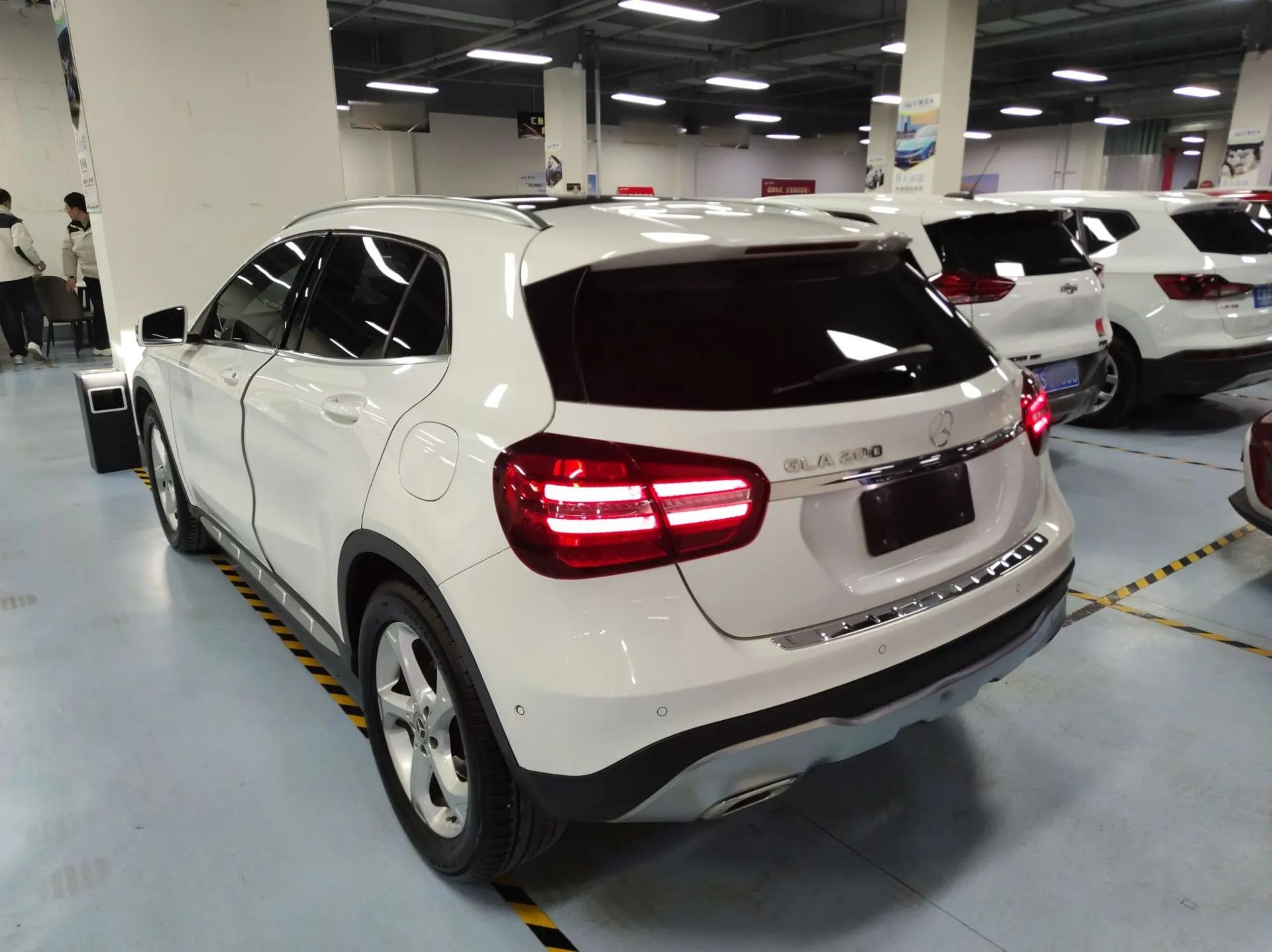 Mercedes-Benz GLA 2019 GLA 200 Dynamic Edition — миниатюра 4