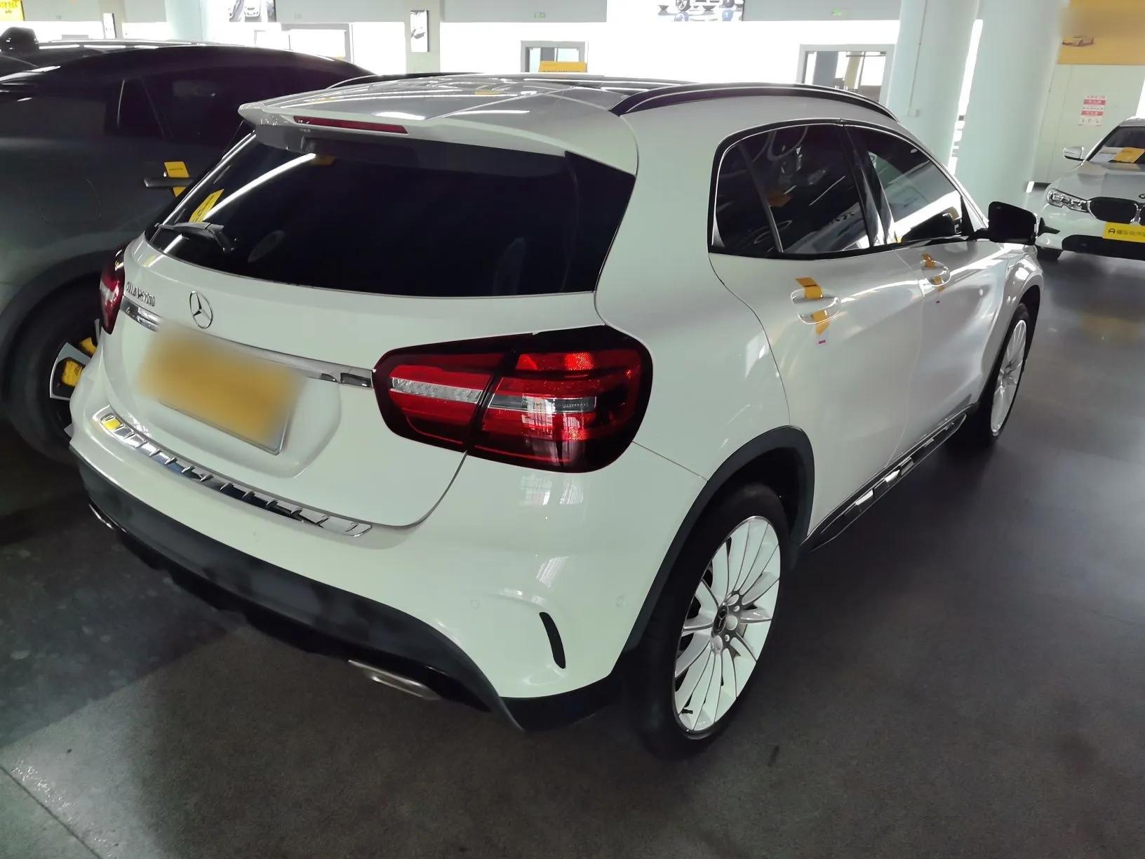 Mercedes-Benz GLA 2018 GLA 200 Polar Limited Edition — миниатюра 4