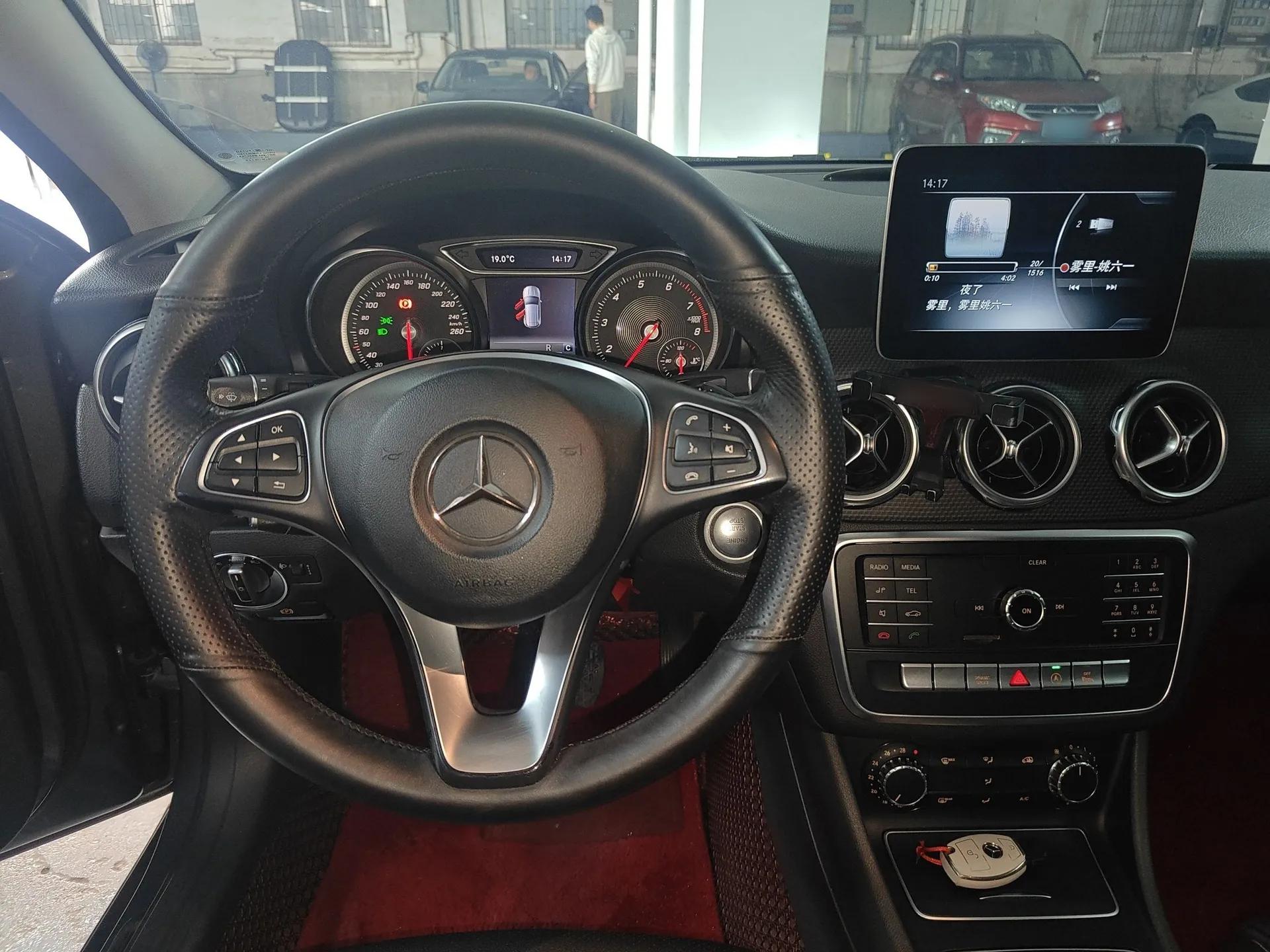 Mercedes-Benz GLA 2018 GLA 200 Sport Edition — миниатюра 14