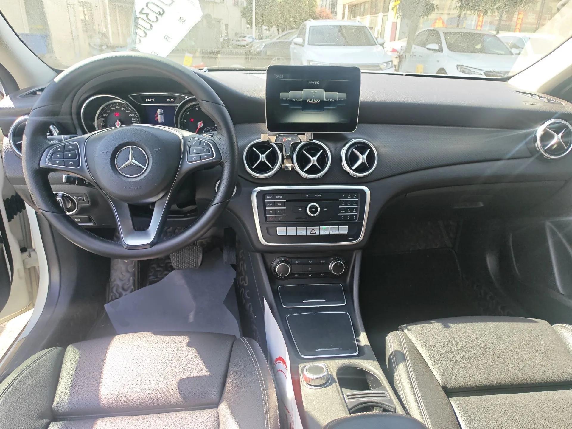 Mercedes-Benz GLA 2017 GLA 200 Sport Edition — миниатюра 13