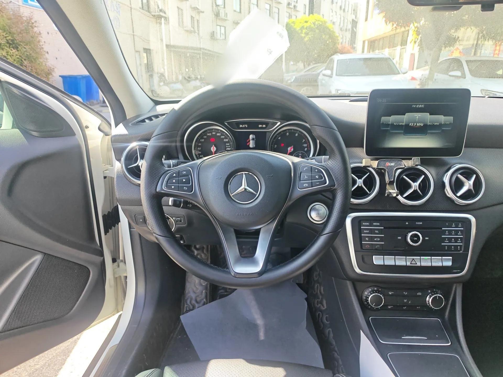 Mercedes-Benz GLA 2017 GLA 200 Sport Edition — миниатюра 14