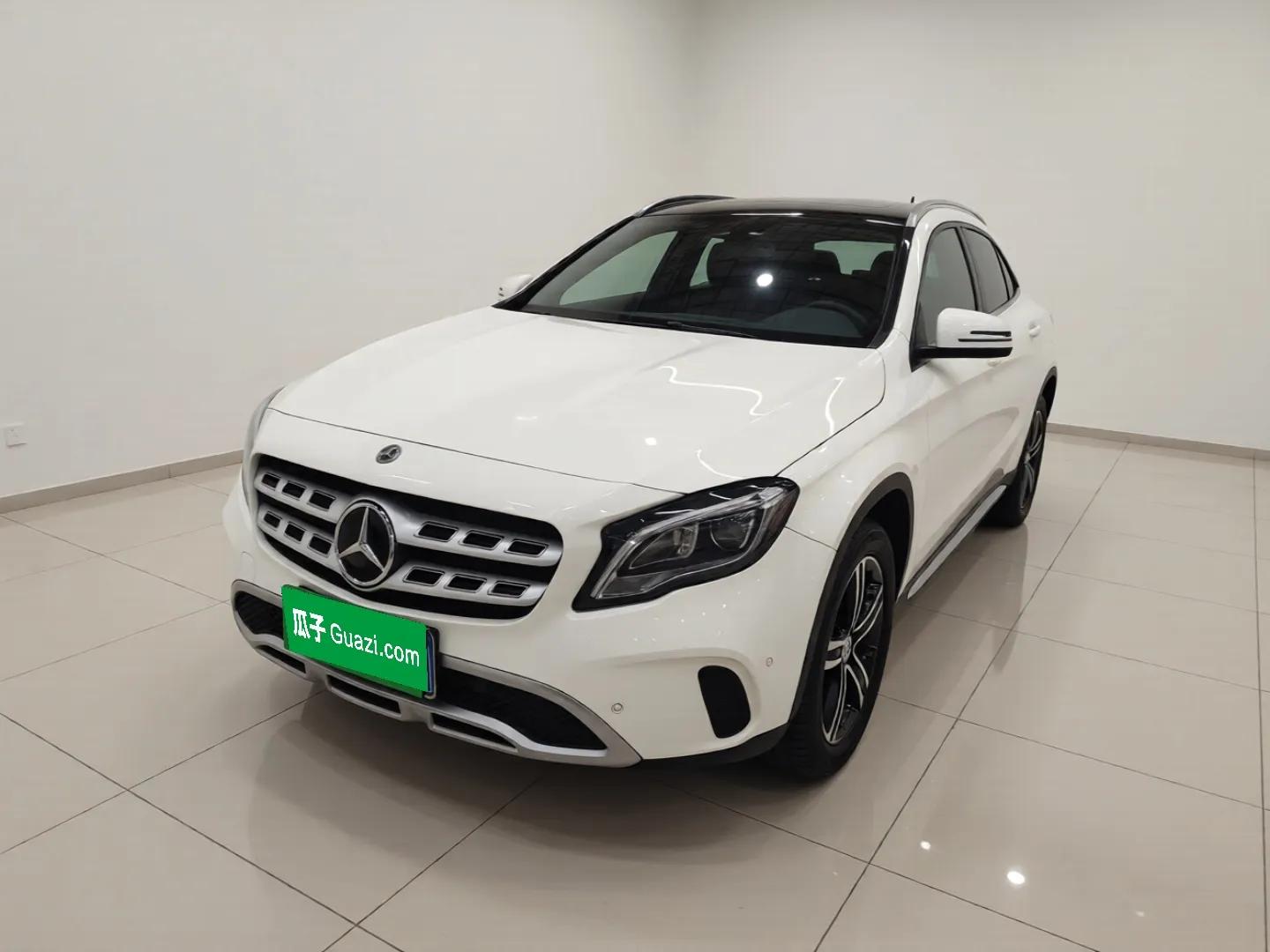 Mercedes-Benz GLA 2018 GLA 200 Fashion Model — миниатюра 1