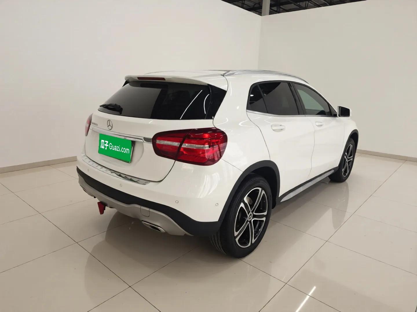 Mercedes-Benz GLA 2018 GLA 200 Fashion Model — миниатюра 4