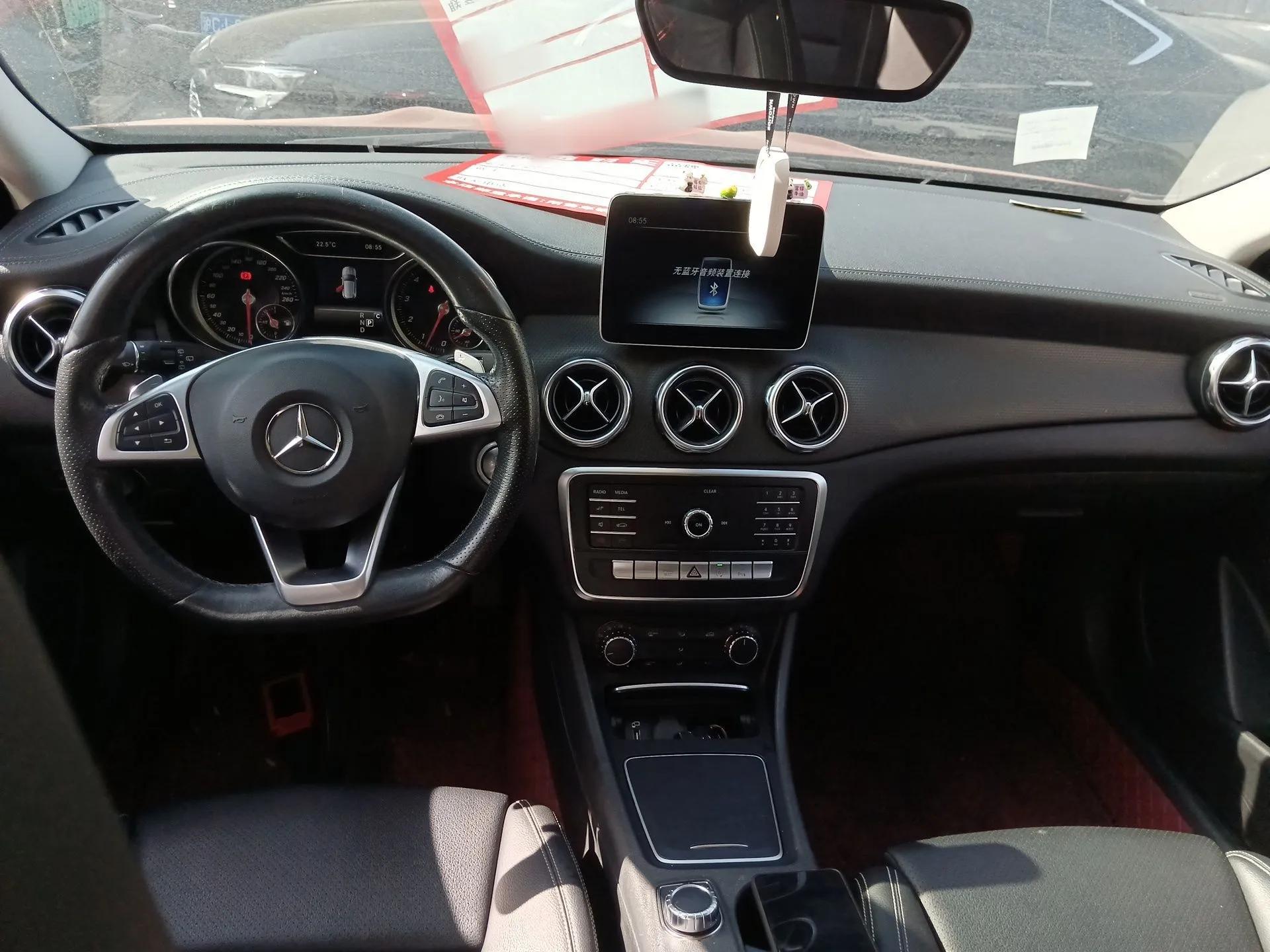 Mercedes-Benz GLA 2019 GLA 200 Fashion Model — миниатюра 13
