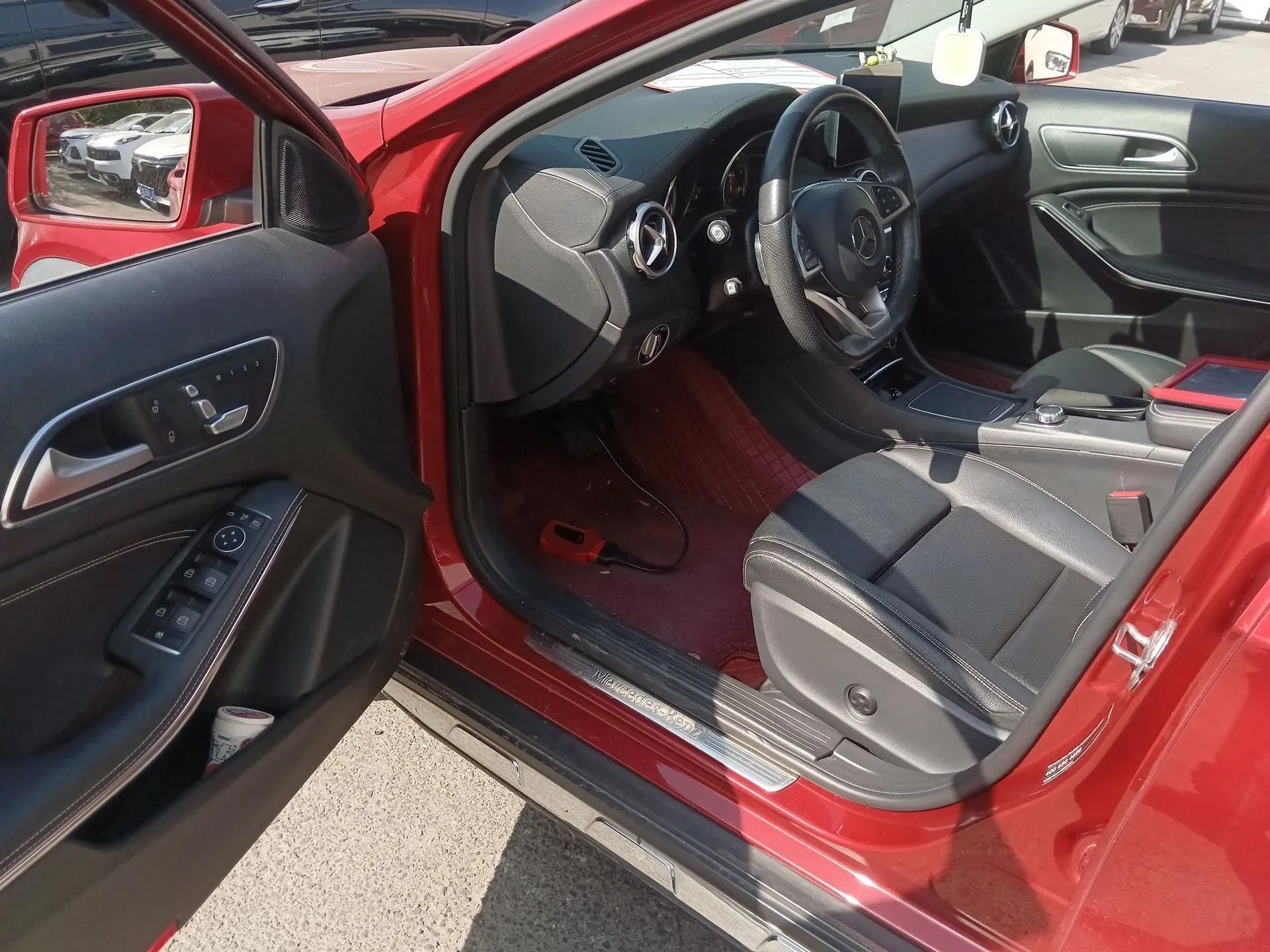 Mercedes-Benz GLA 2019 GLA 200 Fashion Model — миниатюра 19