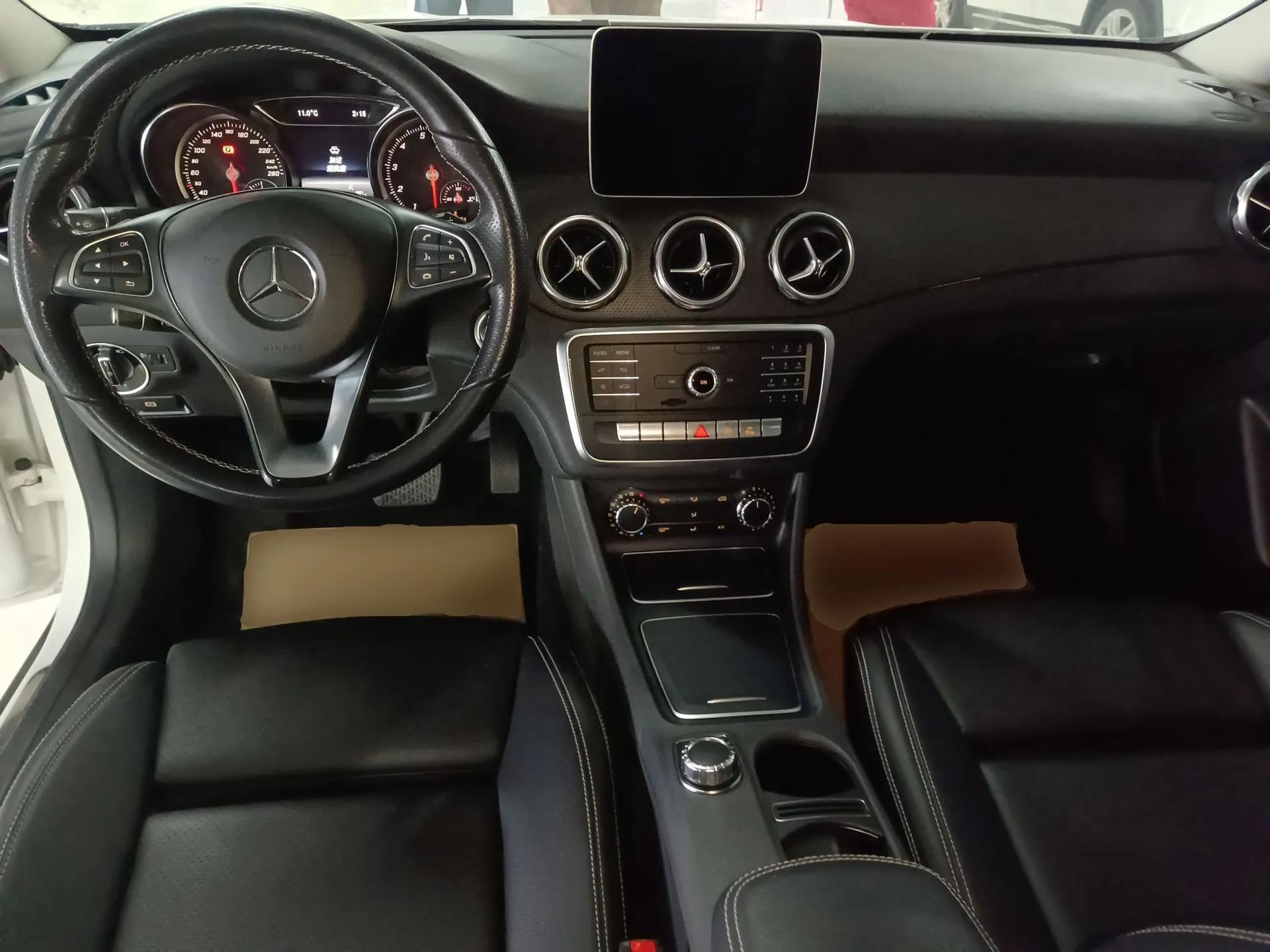 Mercedes-Benz GLA 2018 GLA 200 Sport Edition — миниатюра 12