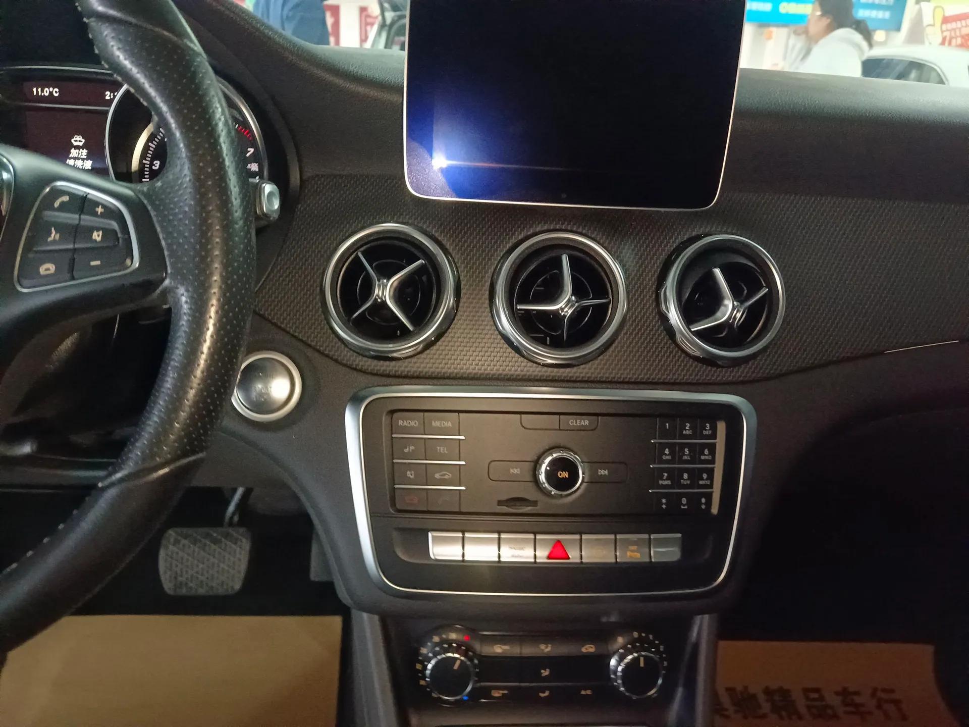 Mercedes-Benz GLA 2018 GLA 200 Sport Edition — миниатюра 15