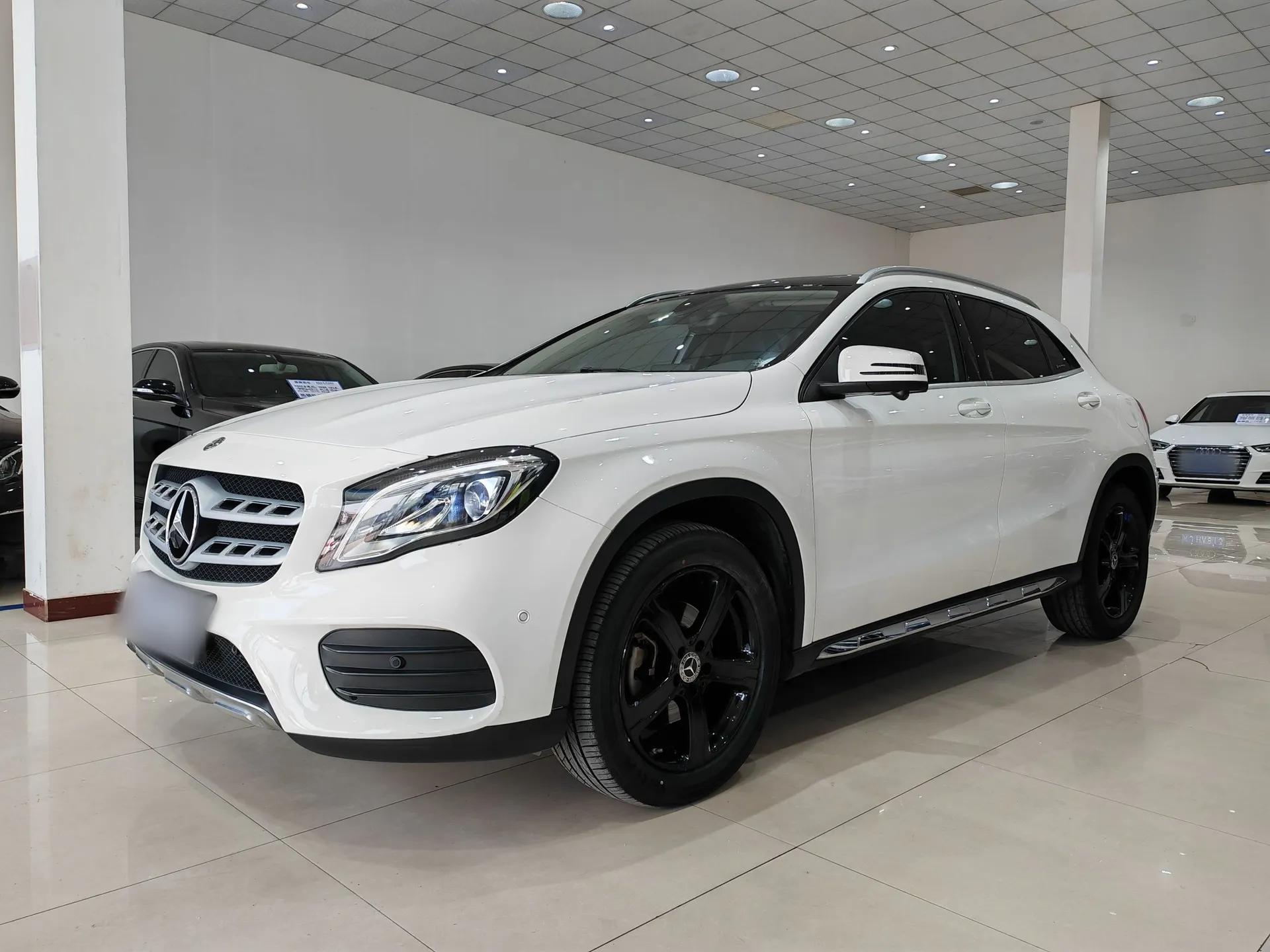 Mercedes-Benz GLA 2019 GLA 200 Fashion Model — миниатюра 1