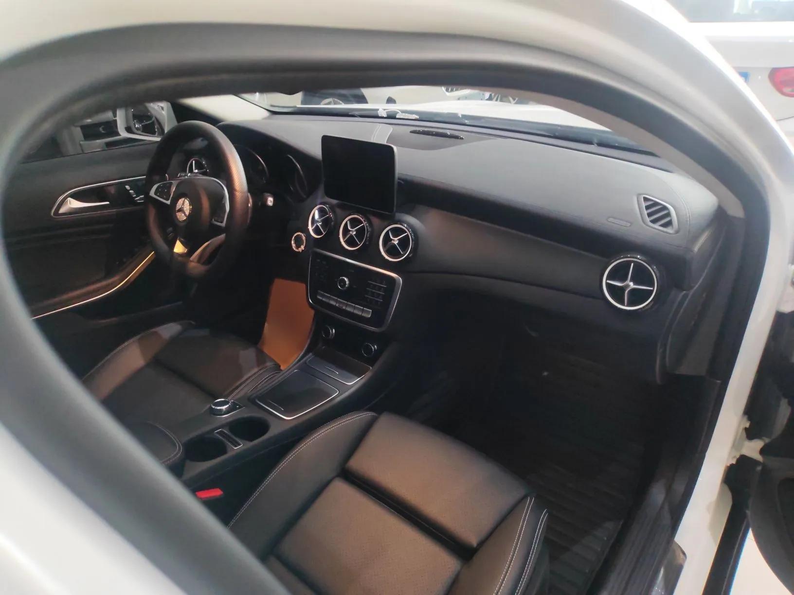 Mercedes-Benz GLA 2019 GLA 200 Fashion Model — миниатюра 8
