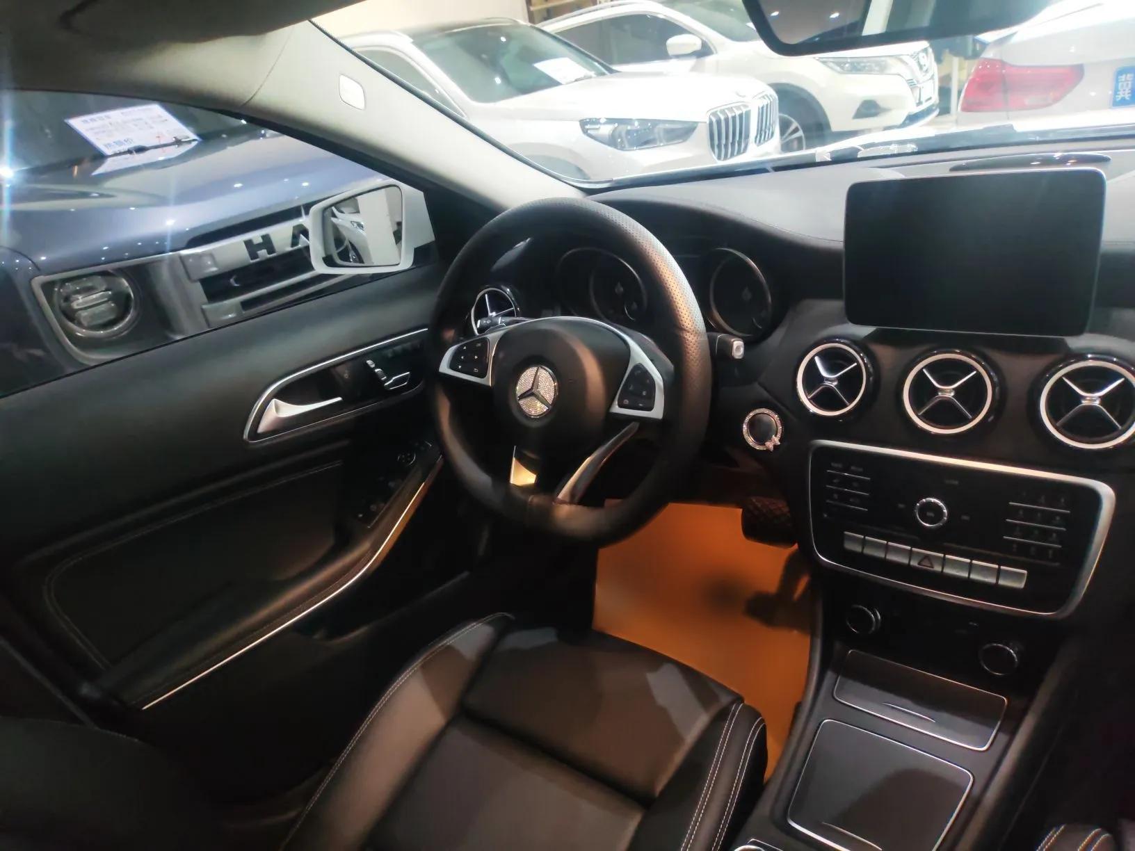 Mercedes-Benz GLA 2019 GLA 200 Fashion Model — миниатюра 9