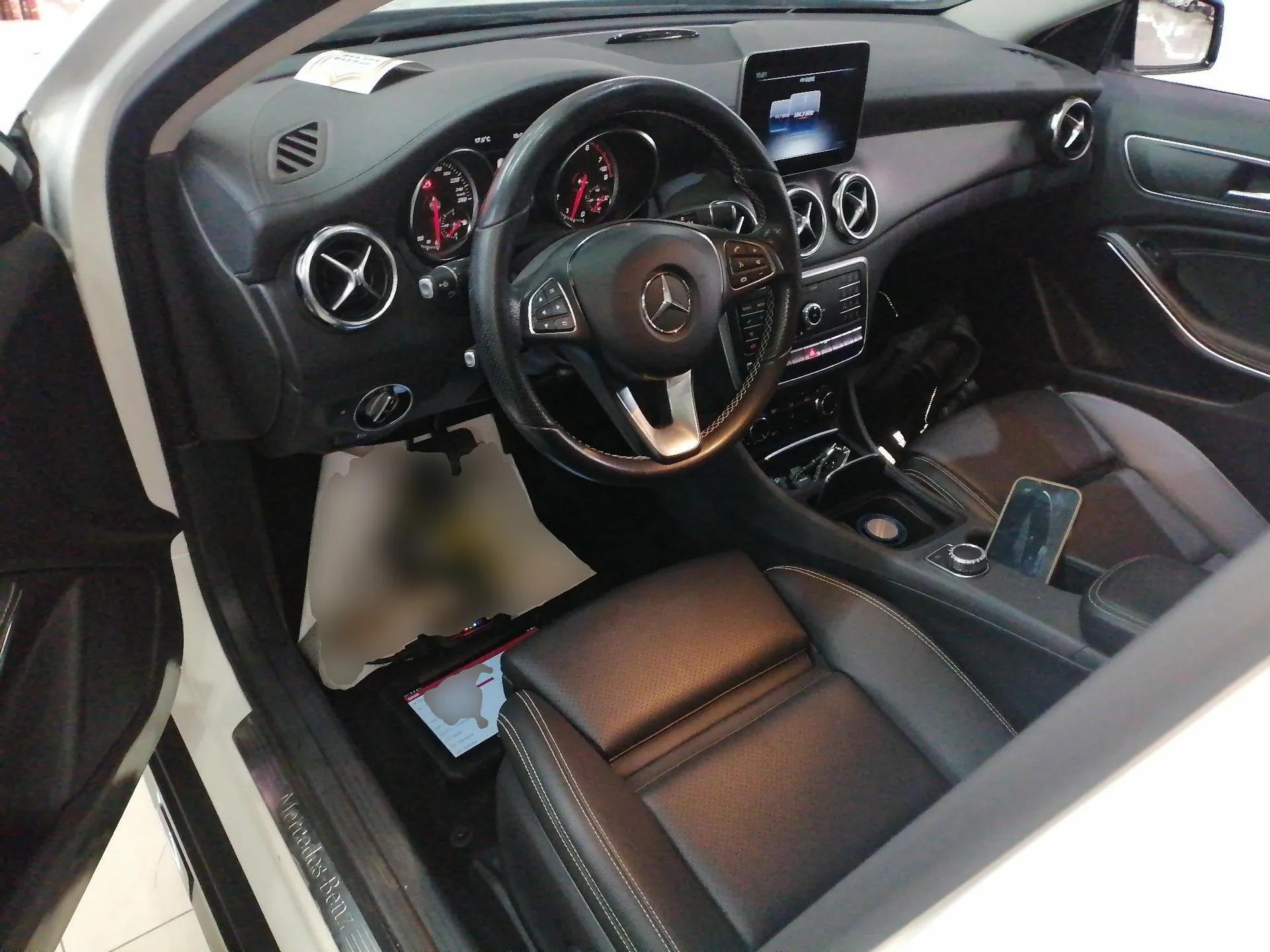 Mercedes-Benz GLA 2018 GLA 220 4MATIC Sport Edition — миниатюра 13