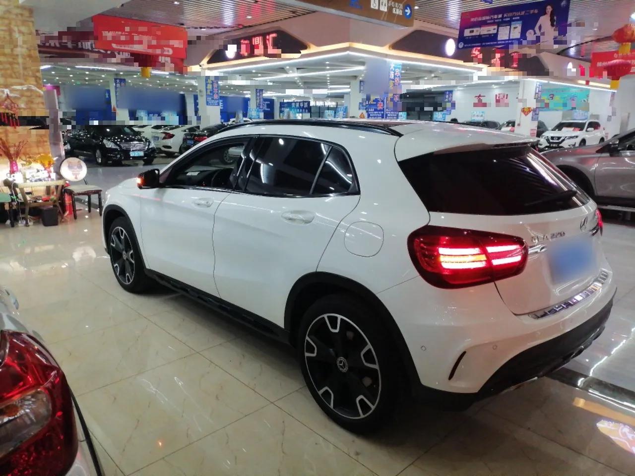 Mercedes-Benz GLA 2018 GLA 220 4MATIC Sport Edition — миниатюра 4