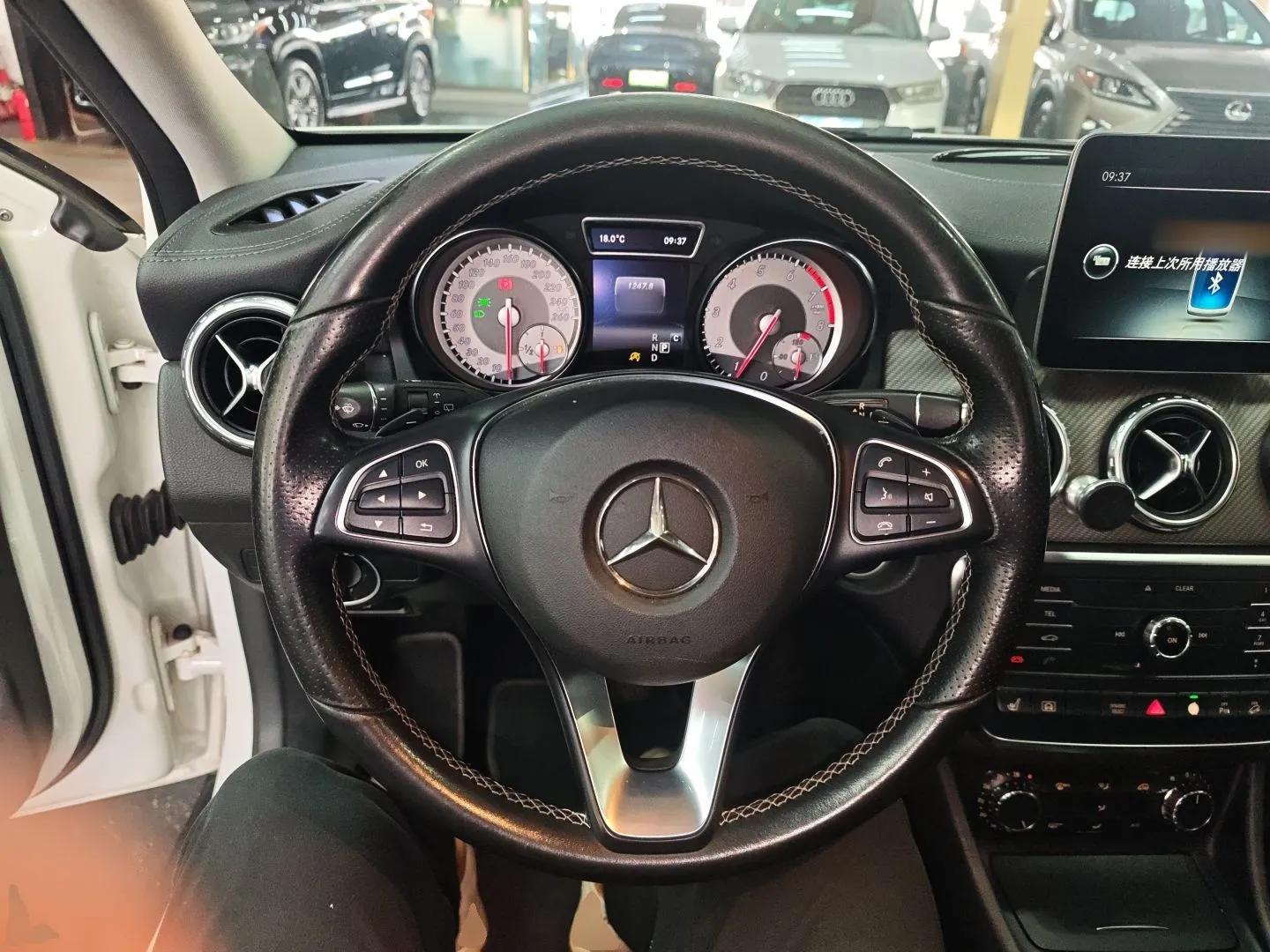 Mercedes-Benz GLA 2016 GLA 220 4MATIC Fashion Edition — миниатюра 13