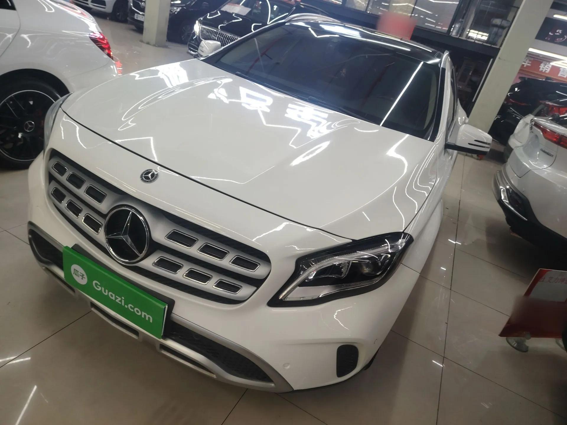 Mercedes-Benz GLA 2017 GLA 200 Fashion Model — миниатюра 1