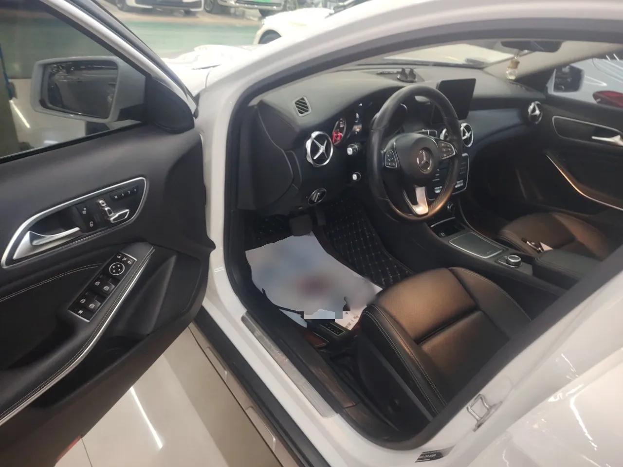 Mercedes-Benz GLA 2017 GLA 200 Fashion Model — миниатюра 19