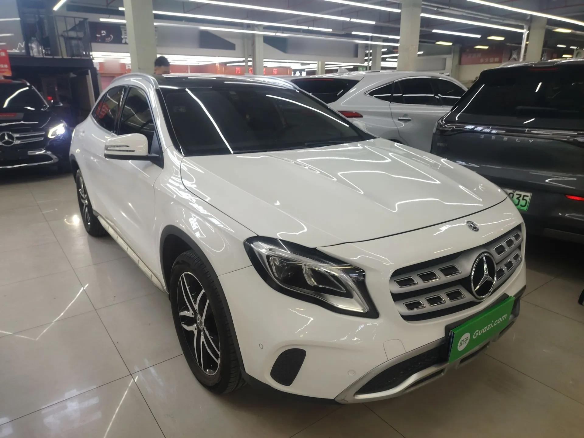 Mercedes-Benz GLA 2017 GLA 200 Fashion Model — миниатюра 3
