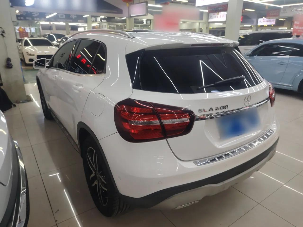 Mercedes-Benz GLA 2017 GLA 200 Fashion Model — миниатюра 4
