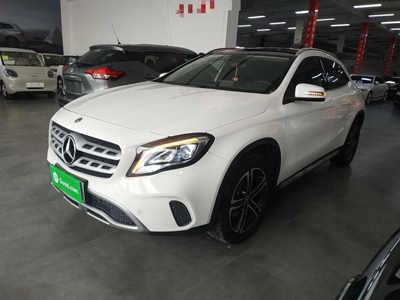 Mercedes-Benz GLA 2018 GLA 200 Fashion Model — миниатюра 1