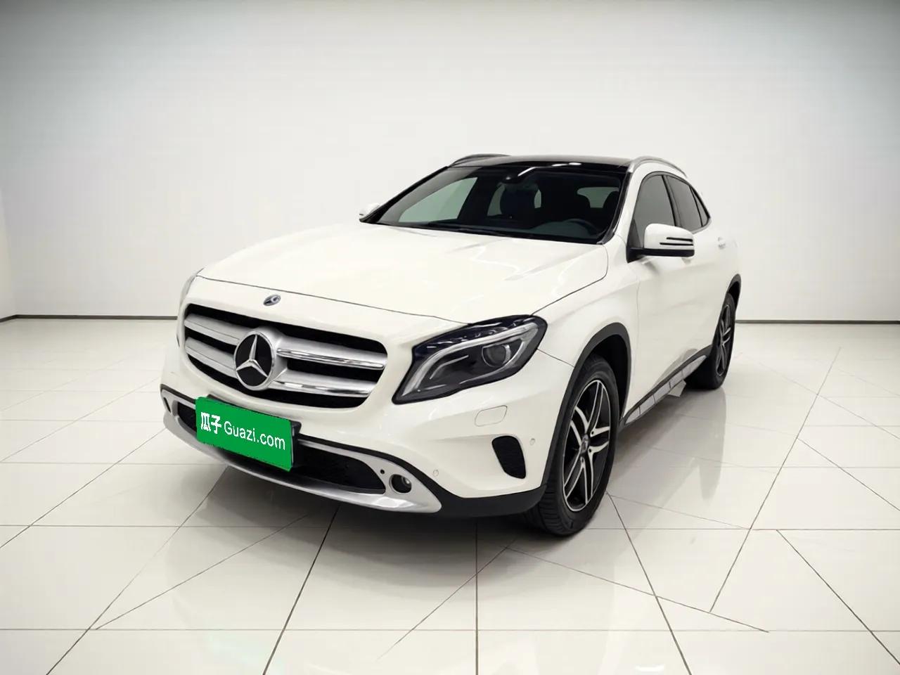 Mercedes-Benz GLA 2016 GLA 200 Fashion Model — миниатюра 1