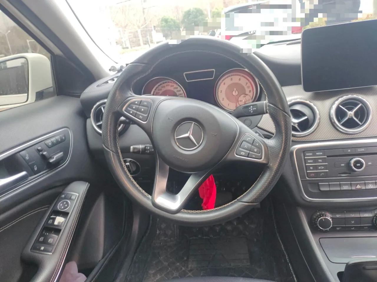 Mercedes-Benz GLA 2016 GLA 200 Fashion Model — миниатюра 9