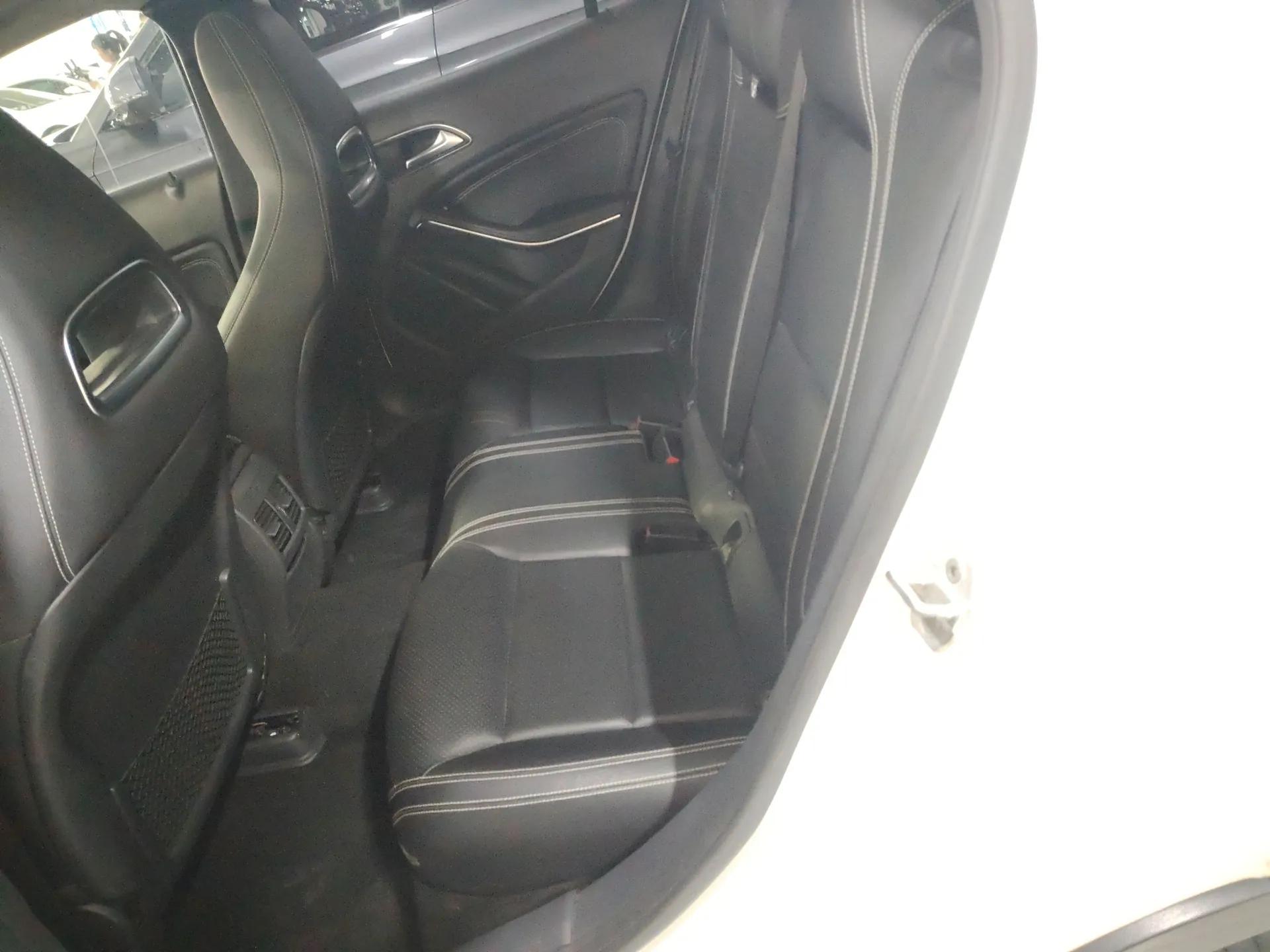 Mercedes-Benz GLA 2017 GLA 220 4MATIC Fashion Model — миниатюра 19