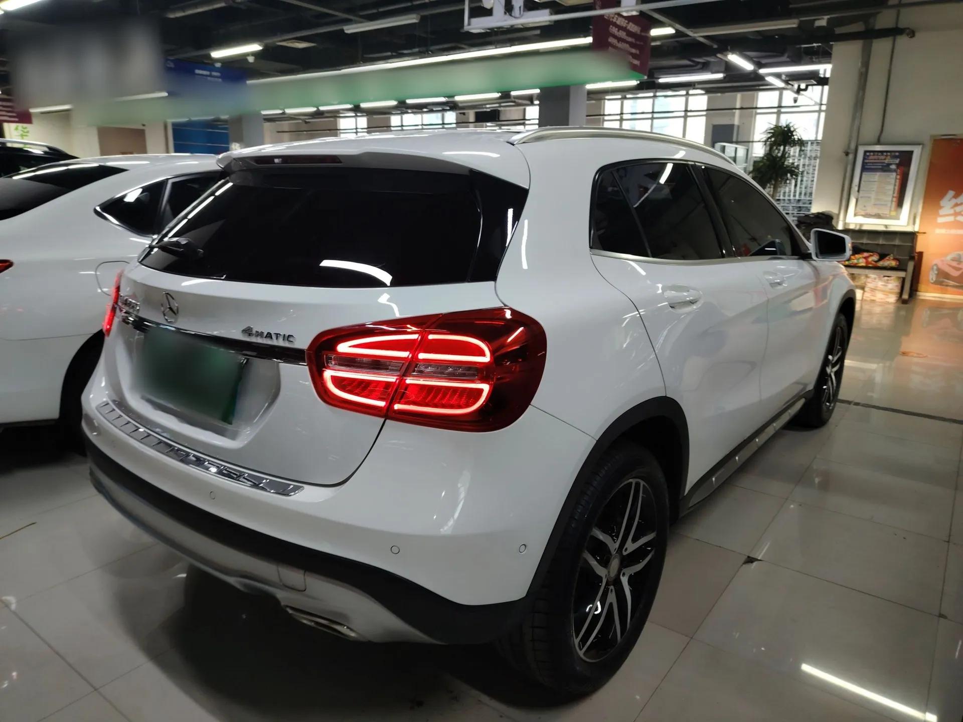 Mercedes-Benz GLA 2017 GLA 220 4MATIC Fashion Model — миниатюра 4