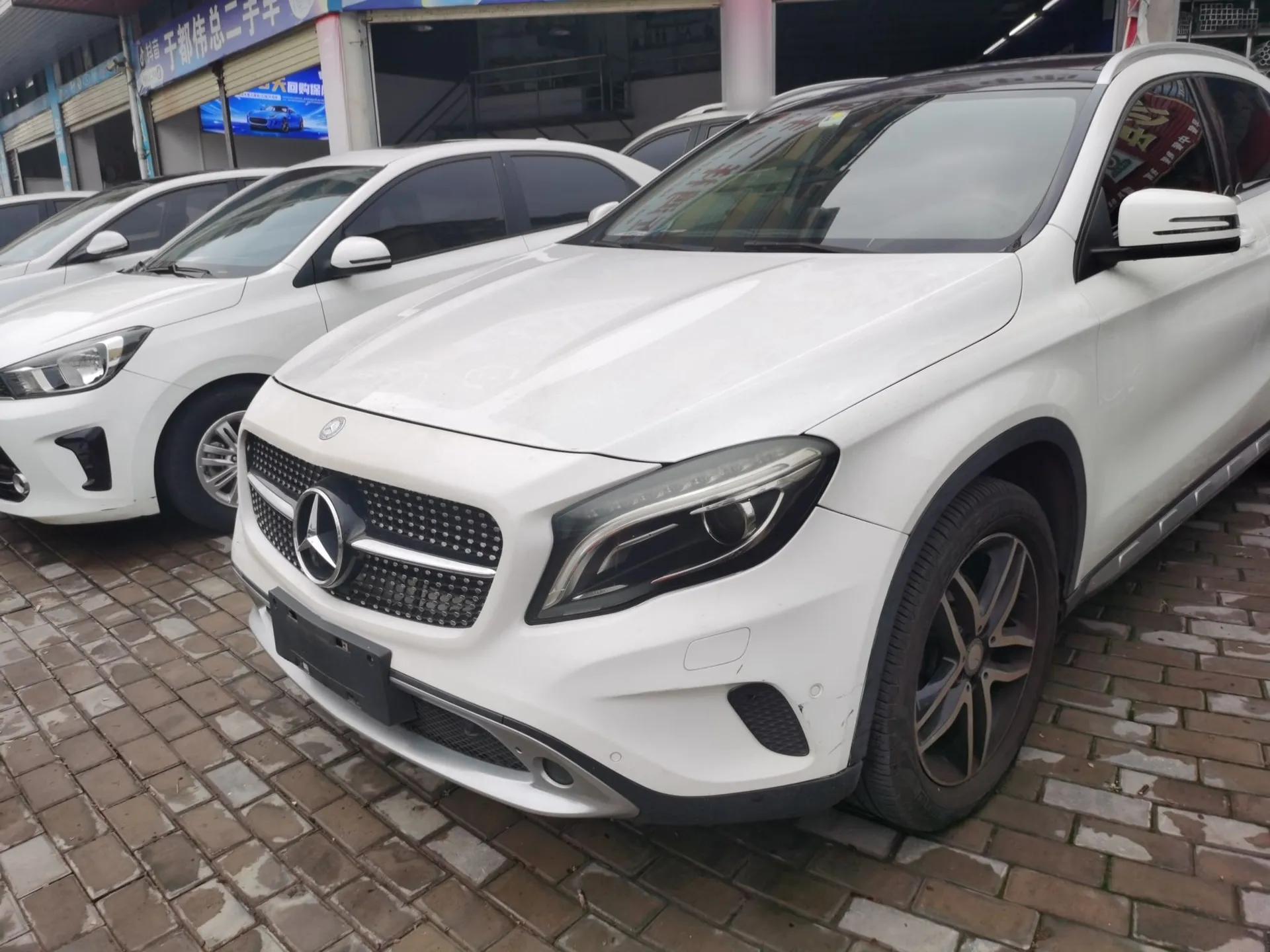 Mercedes-Benz GLA 2016 GLA 200 Fashion Model — миниатюра 1
