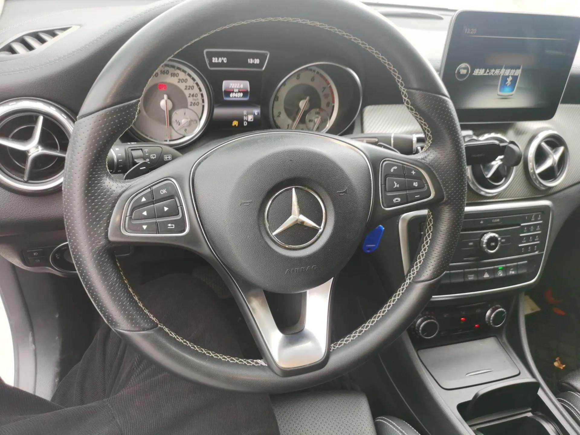 Mercedes-Benz GLA 2016 GLA 200 Fashion Model — миниатюра 13