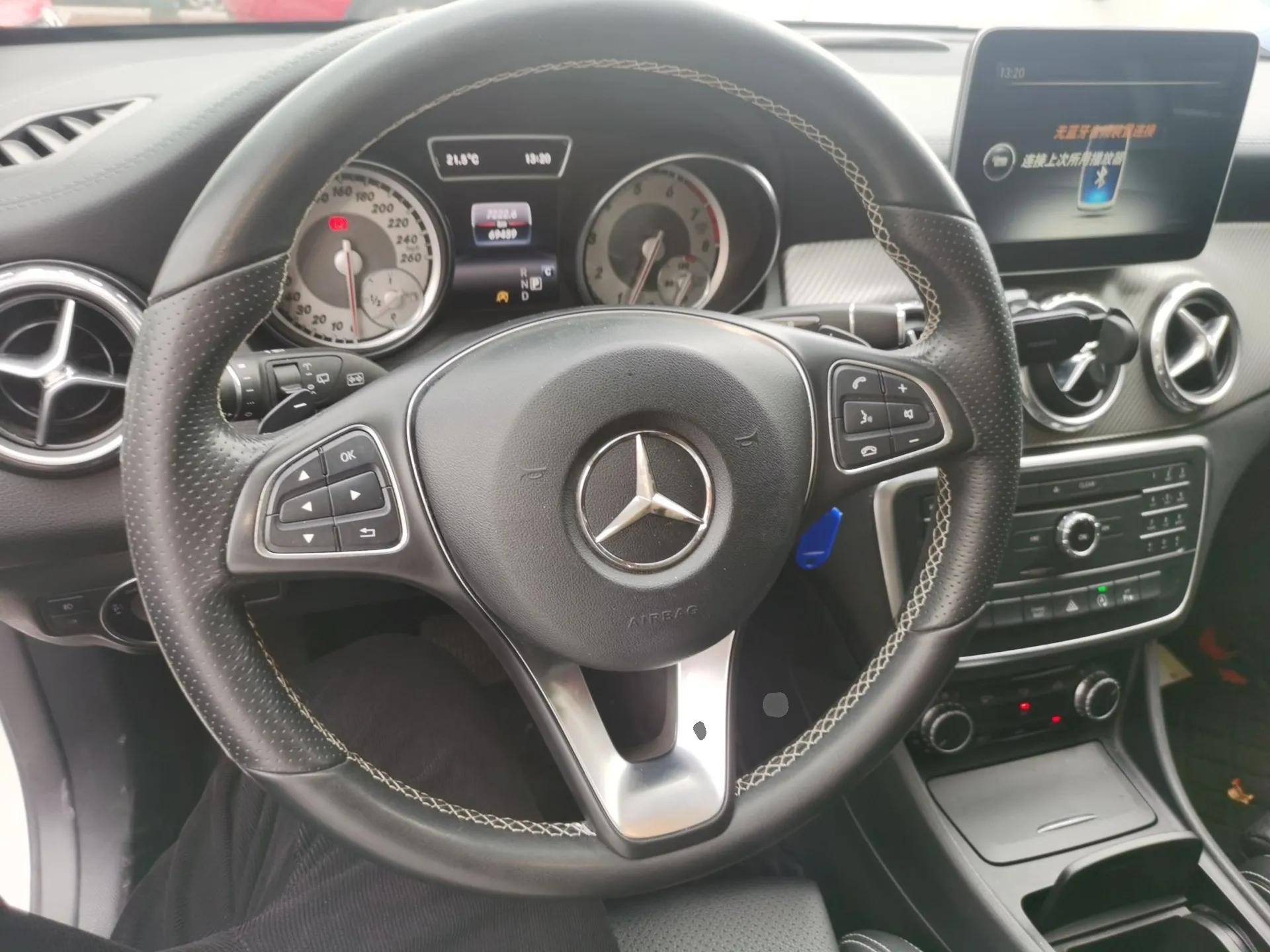 Mercedes-Benz GLA 2016 GLA 200 Fashion Model — миниатюра 14