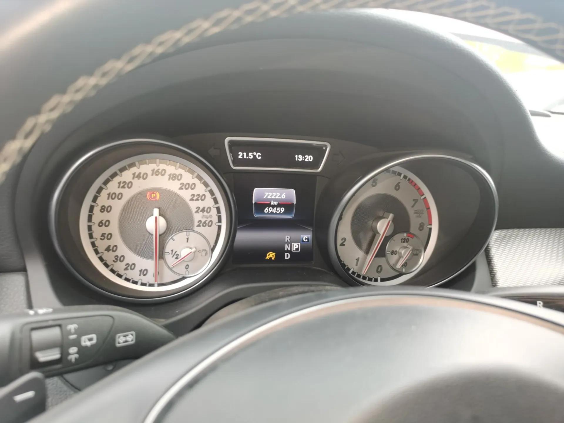 Mercedes-Benz GLA 2016 GLA 200 Fashion Model — миниатюра 15