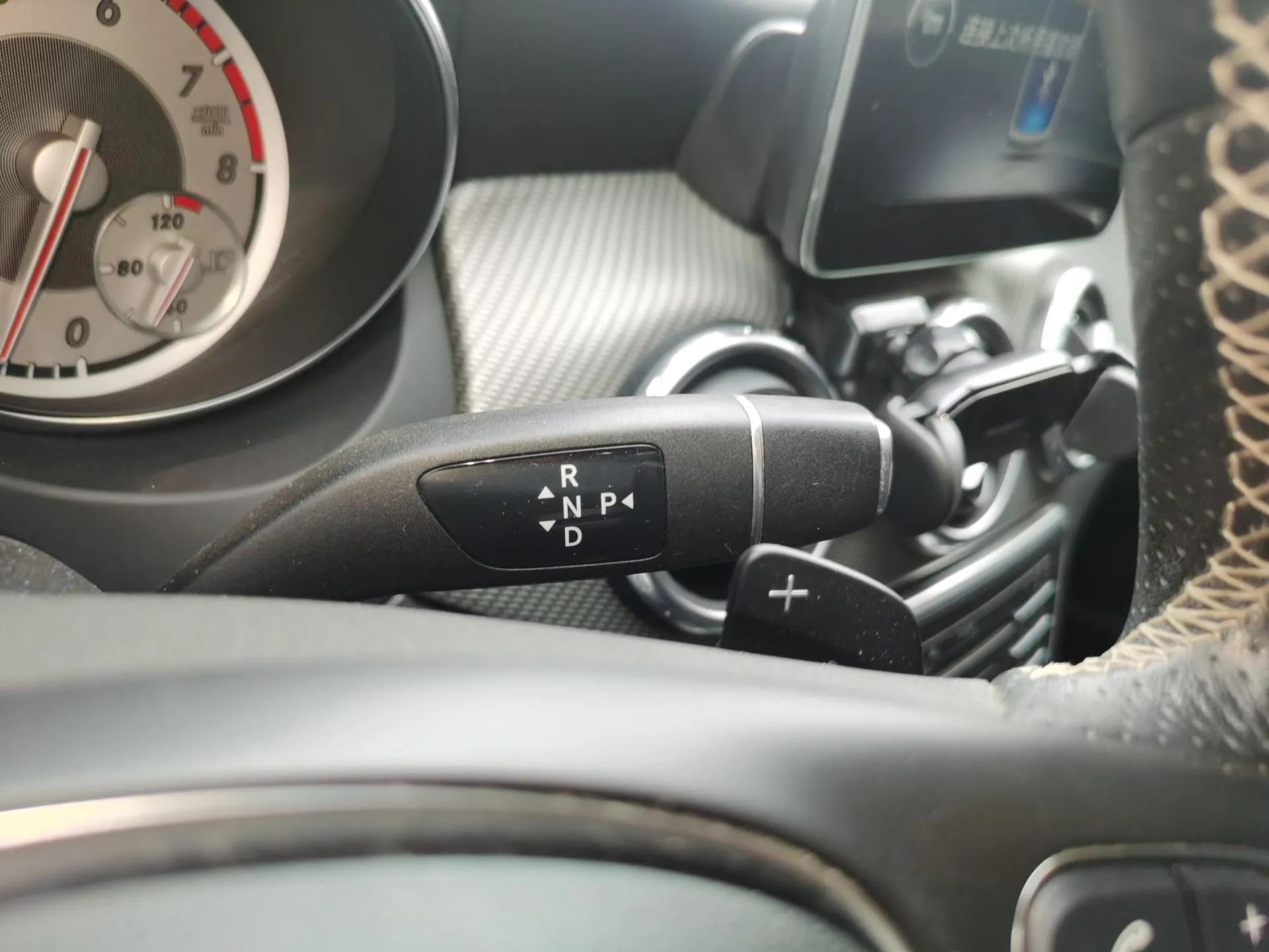 Mercedes-Benz GLA 2016 GLA 200 Fashion Model — миниатюра 17