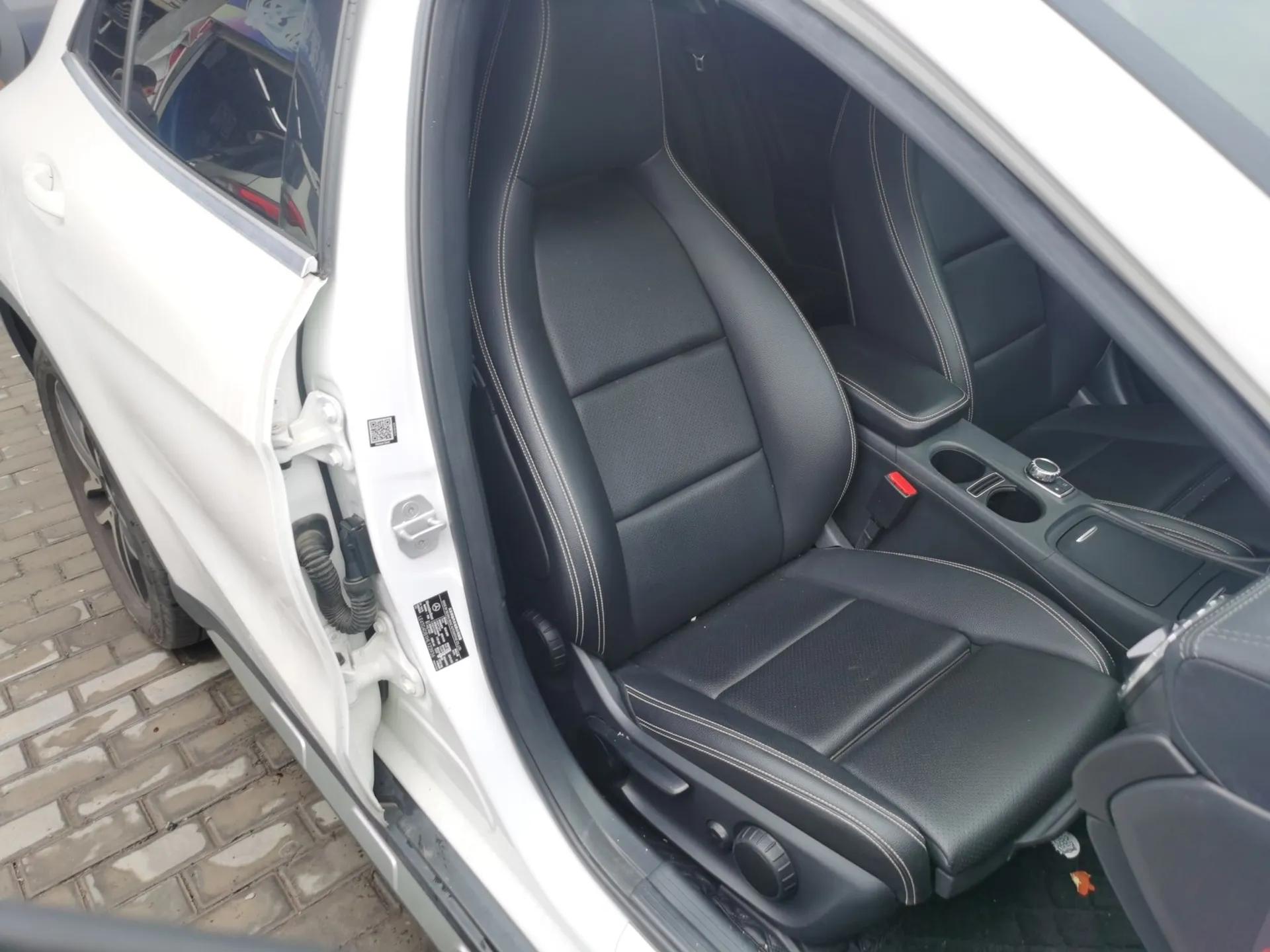 Mercedes-Benz GLA 2016 GLA 200 Fashion Model — миниатюра 23