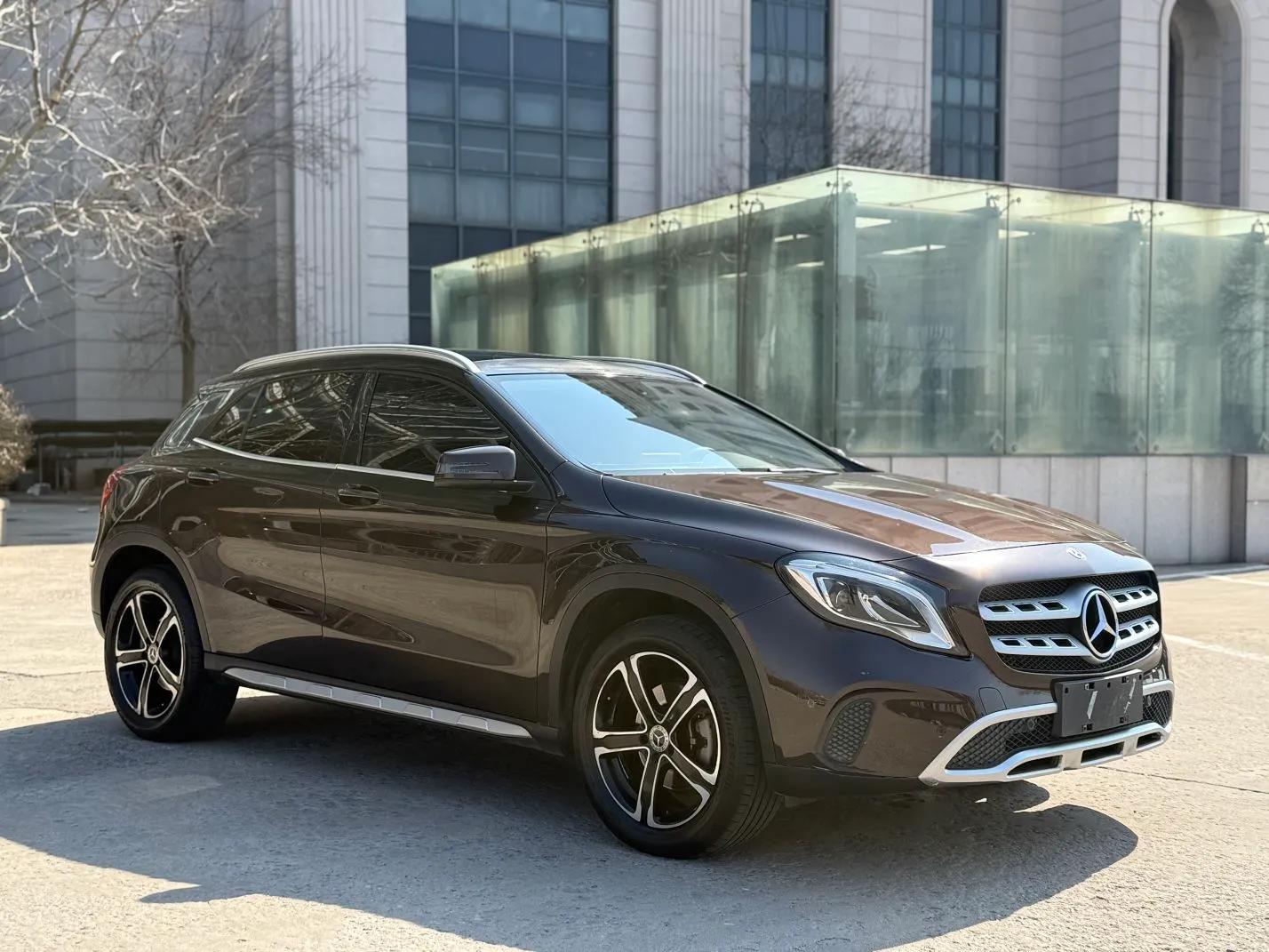 Mercedes-Benz GLA 2018 GLA 200 Fashion Model — миниатюра 4