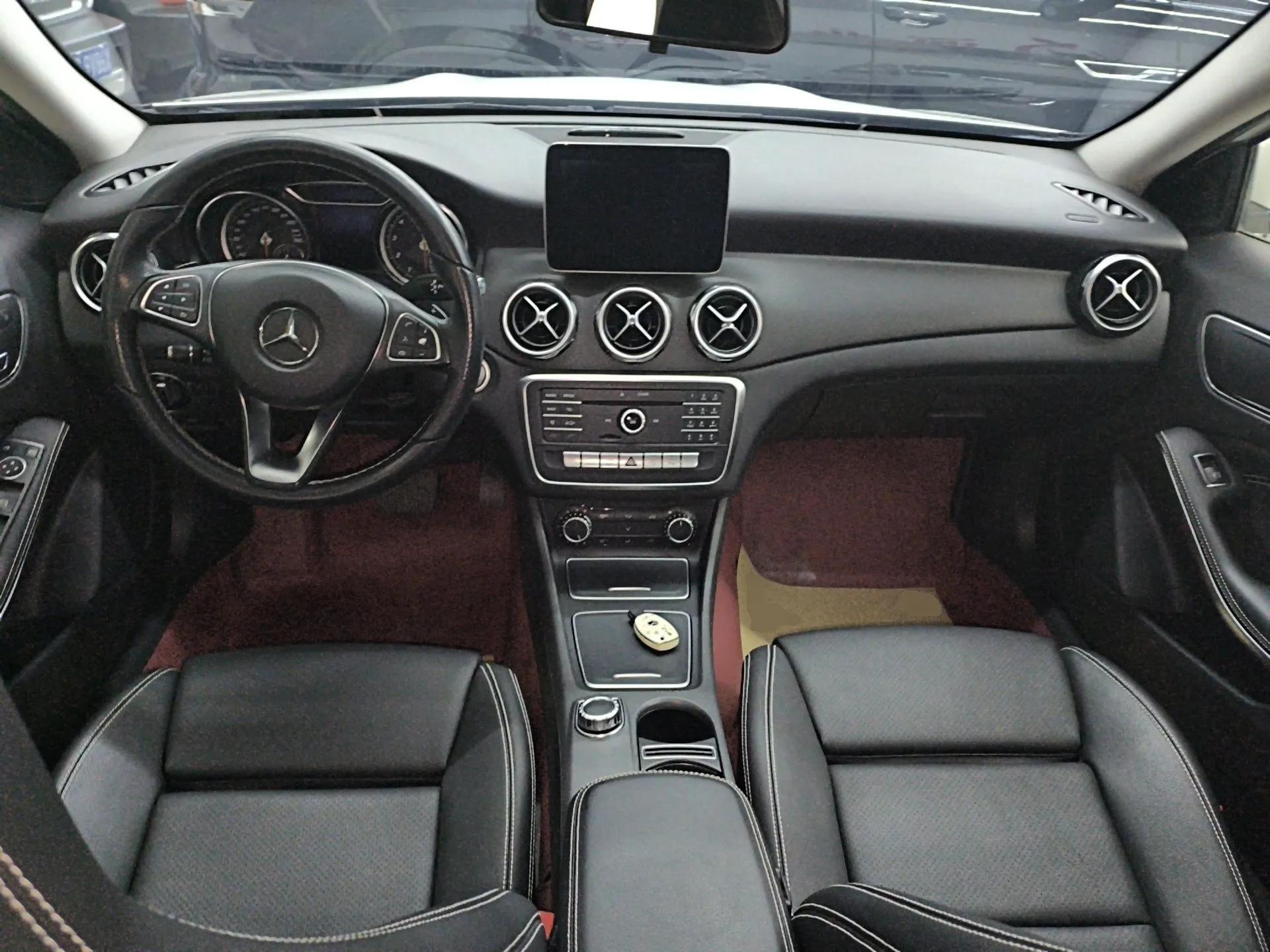 Mercedes-Benz GLA 2017 GLA 200 Sport Edition — миниатюра 13