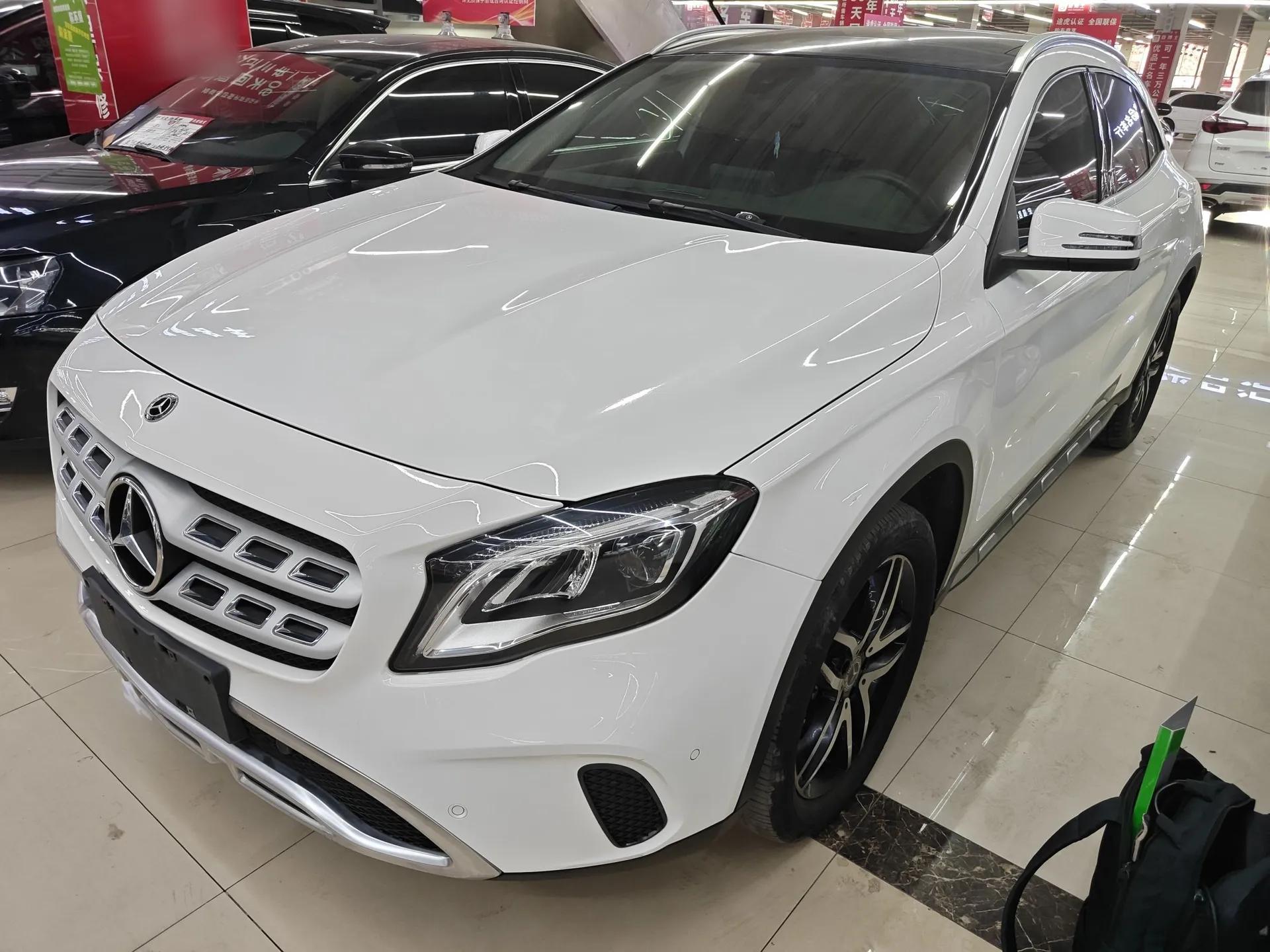Mercedes-Benz GLA 2017 GLA 200 Fashion Model — миниатюра 1