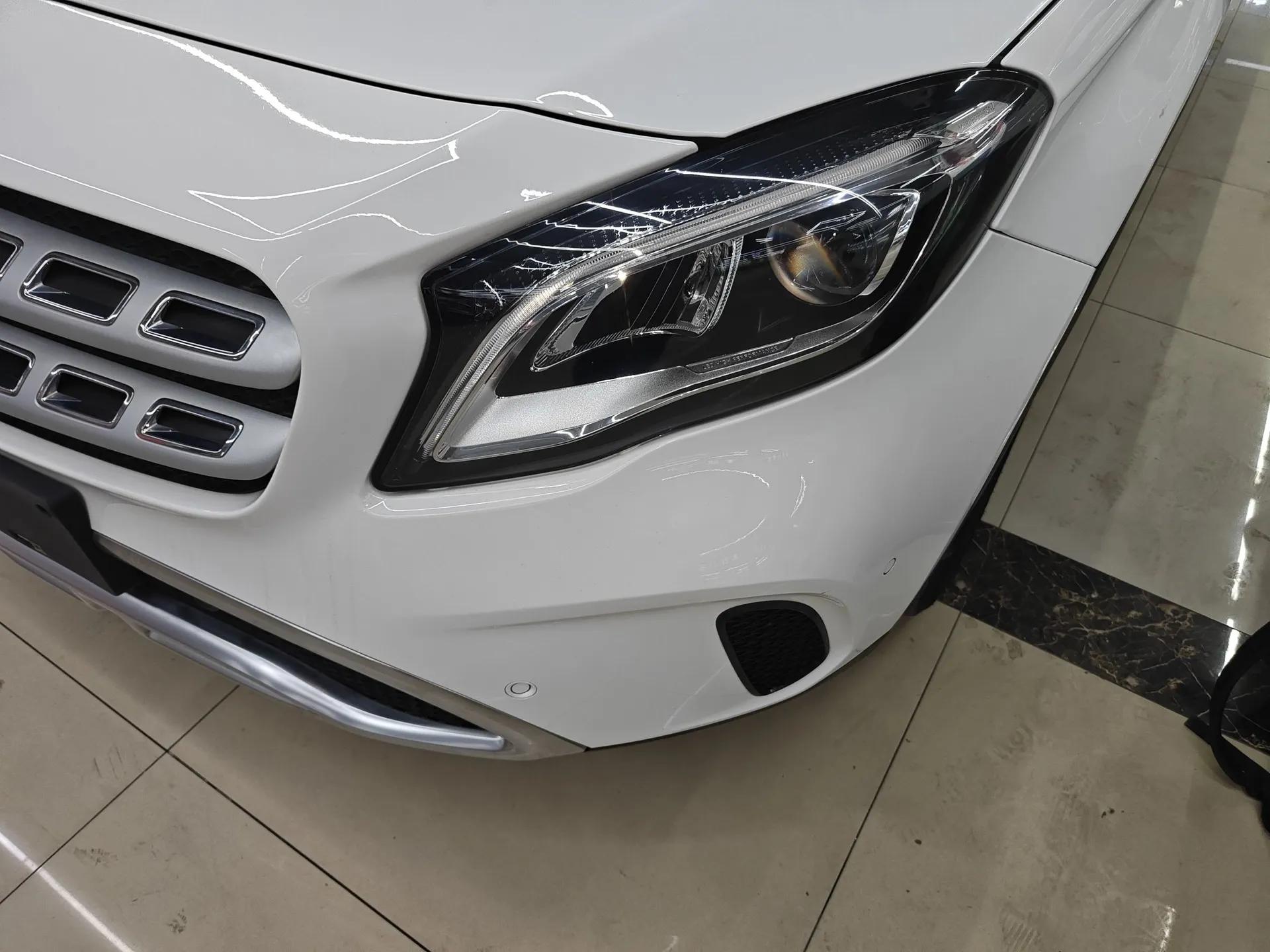 Mercedes-Benz GLA 2017 GLA 200 Fashion Model — миниатюра 2