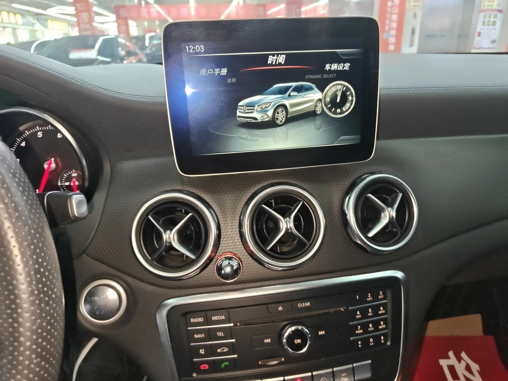 Mercedes-Benz GLA 2017 GLA 200 Fashion Model — миниатюра 14