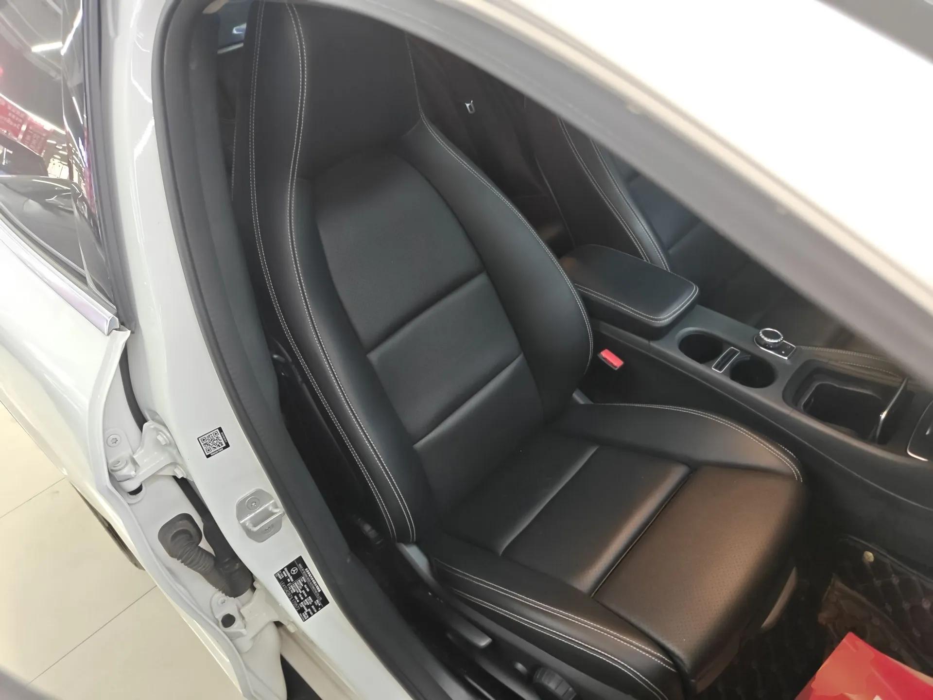 Mercedes-Benz GLA 2017 GLA 200 Fashion Model — миниатюра 23