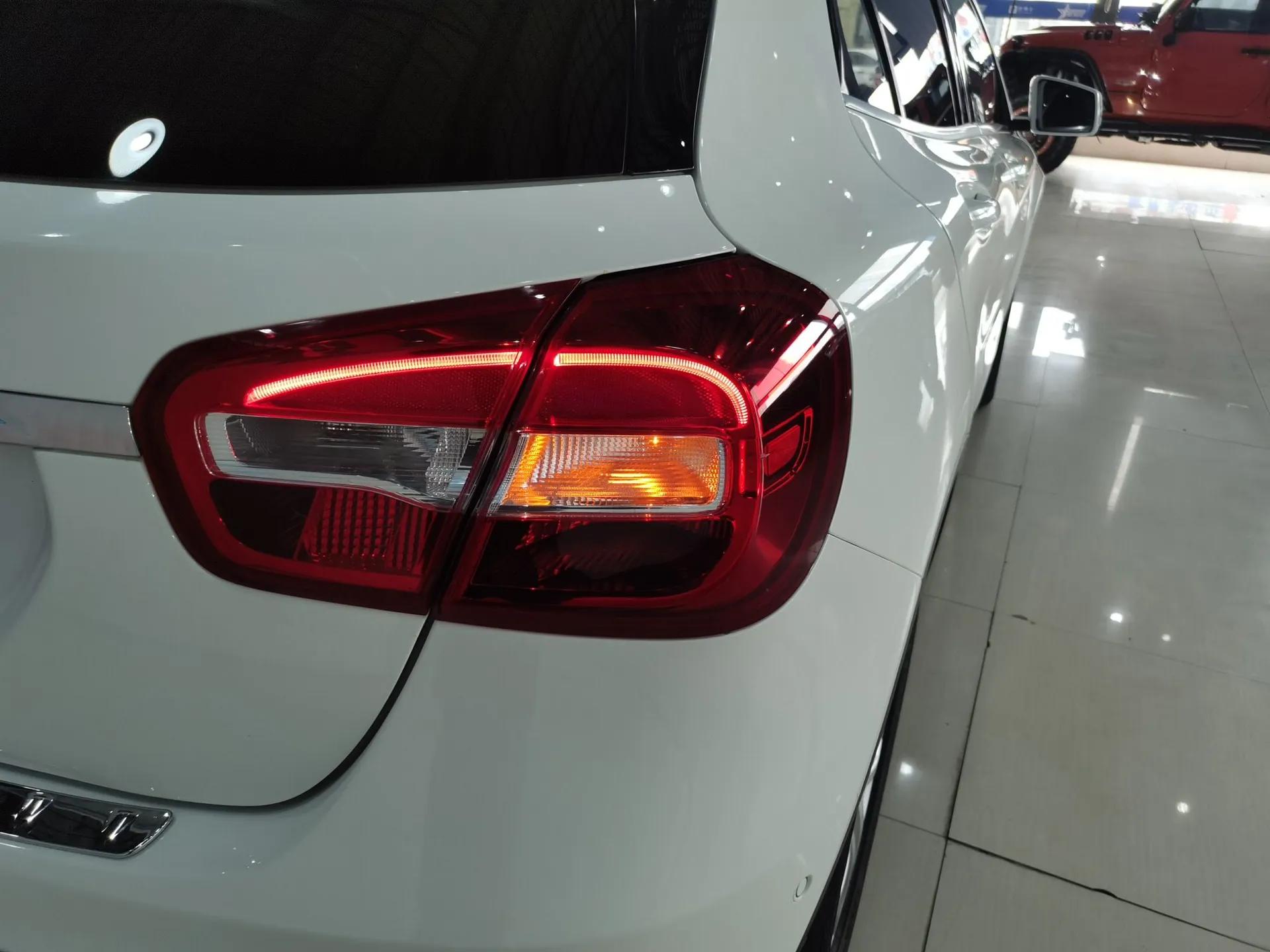Mercedes-Benz GLA 2016 GLA 200 Sport Edition — миниатюра 7