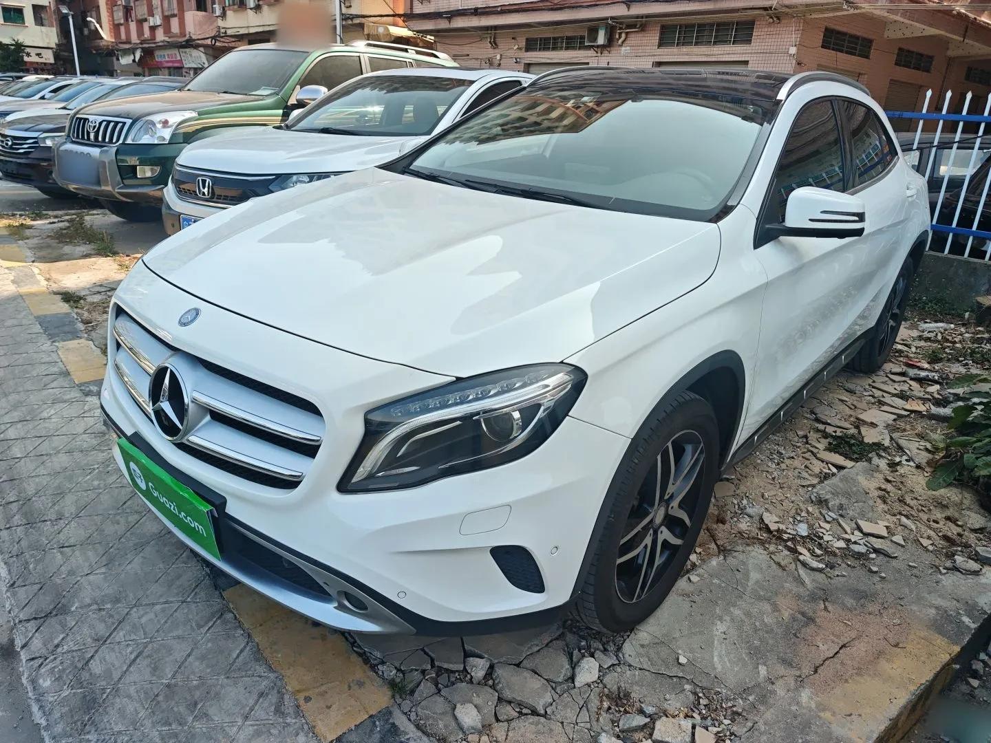 Mercedes-Benz GLA 2016 GLA 200 Fashion Model — миниатюра 1