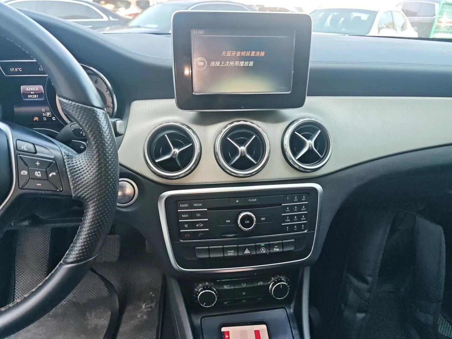 Mercedes-Benz GLA 2016 GLA 200 Fashion Model — миниатюра 12
